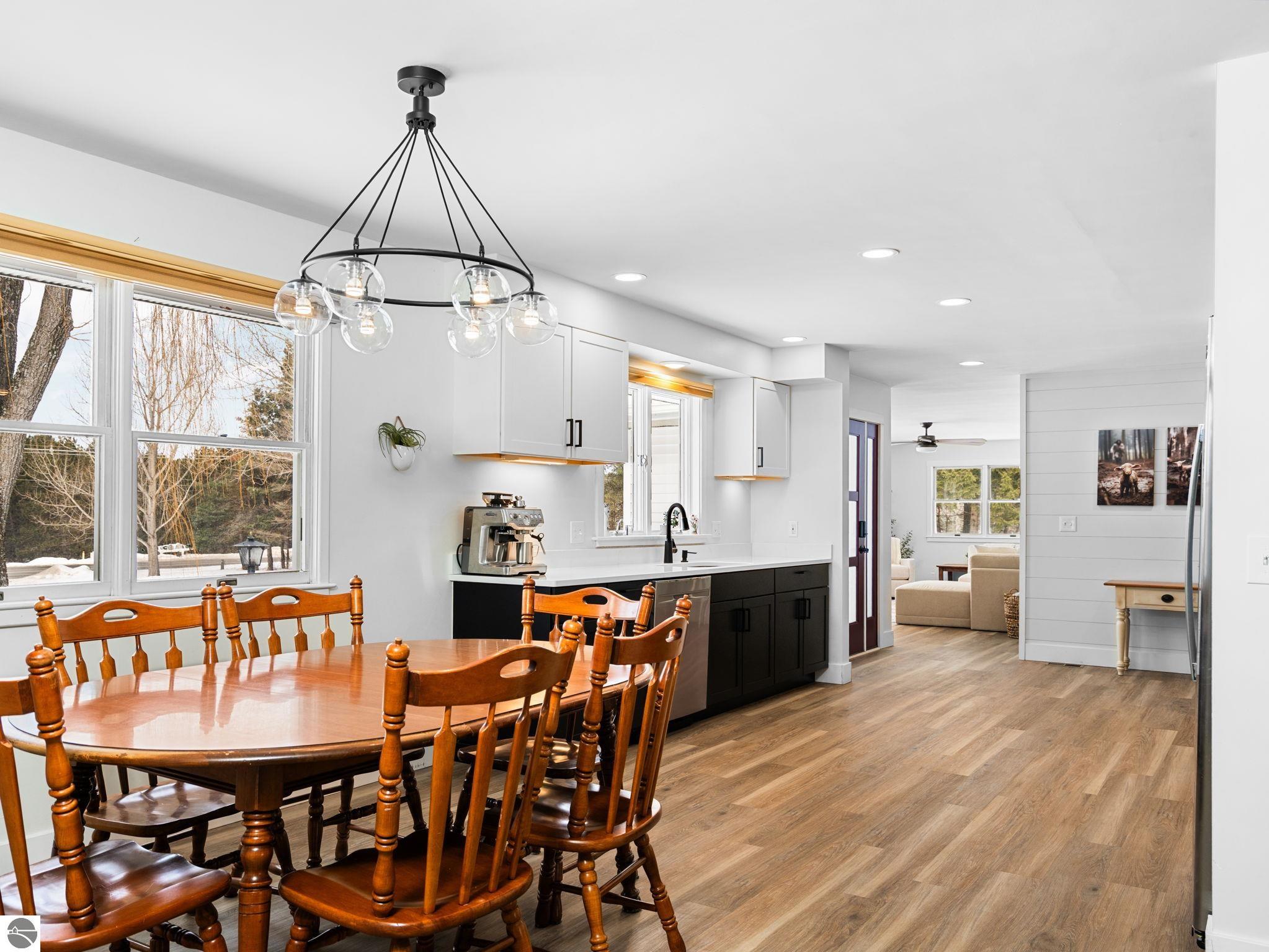 2075 S Lake Leelanau