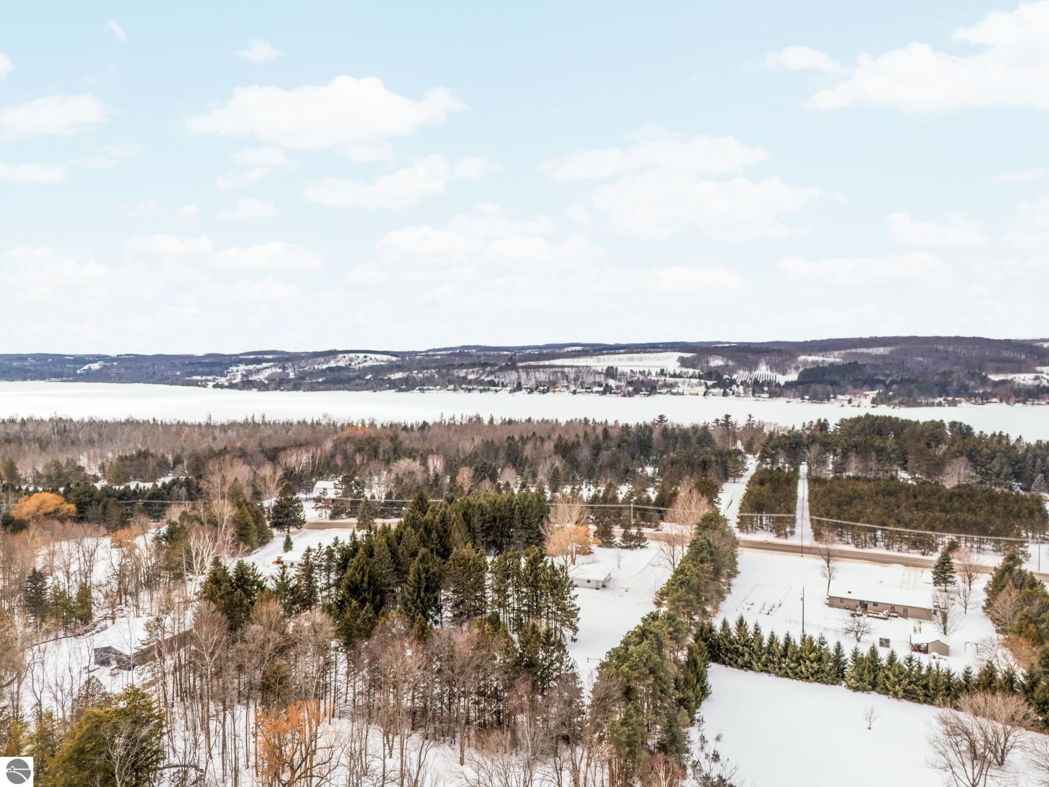 2075 S Lake Leelanau