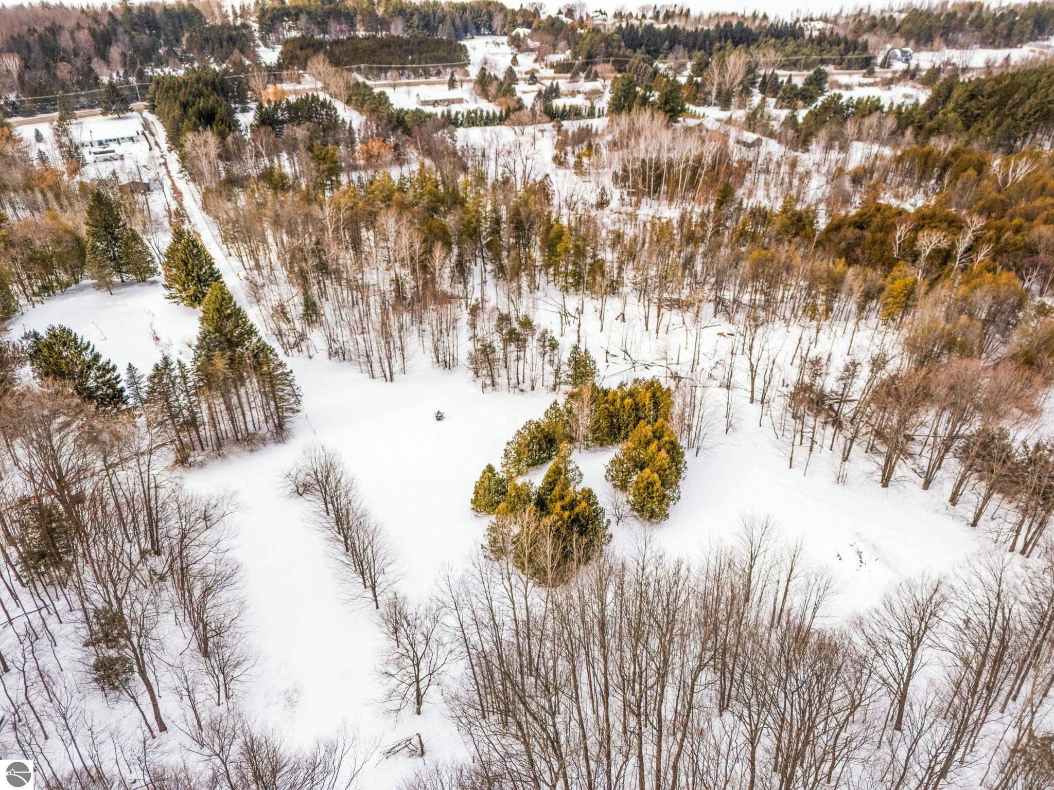 2075 S Lake Leelanau