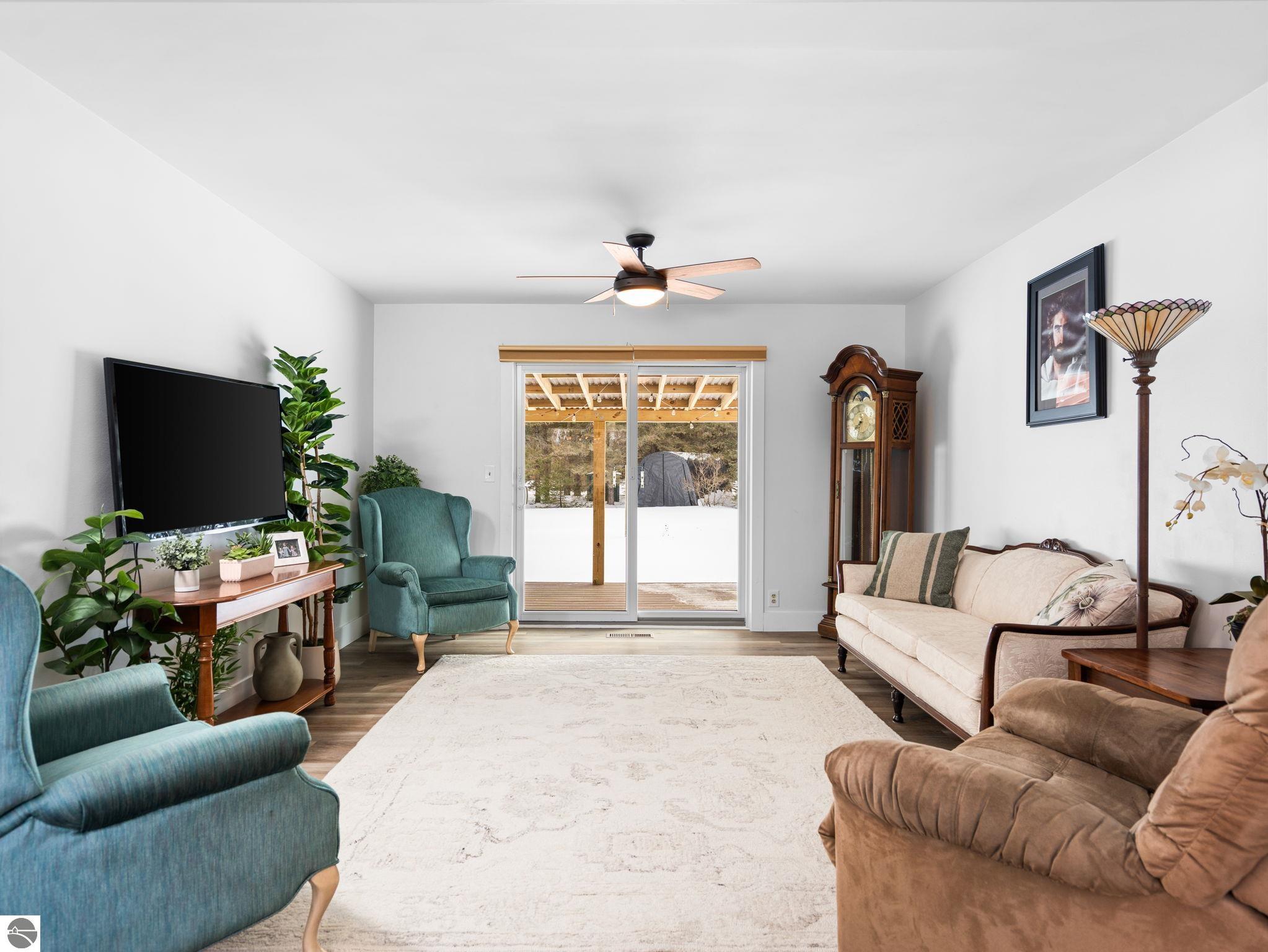 2075 S Lake Leelanau