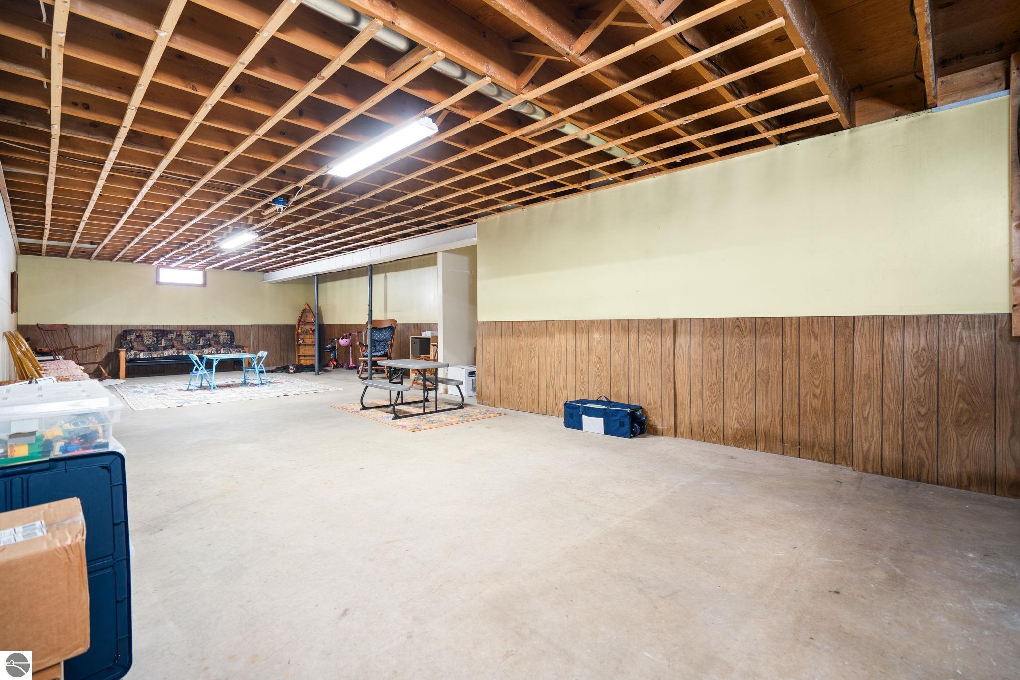 2075 S Lake Leelanau