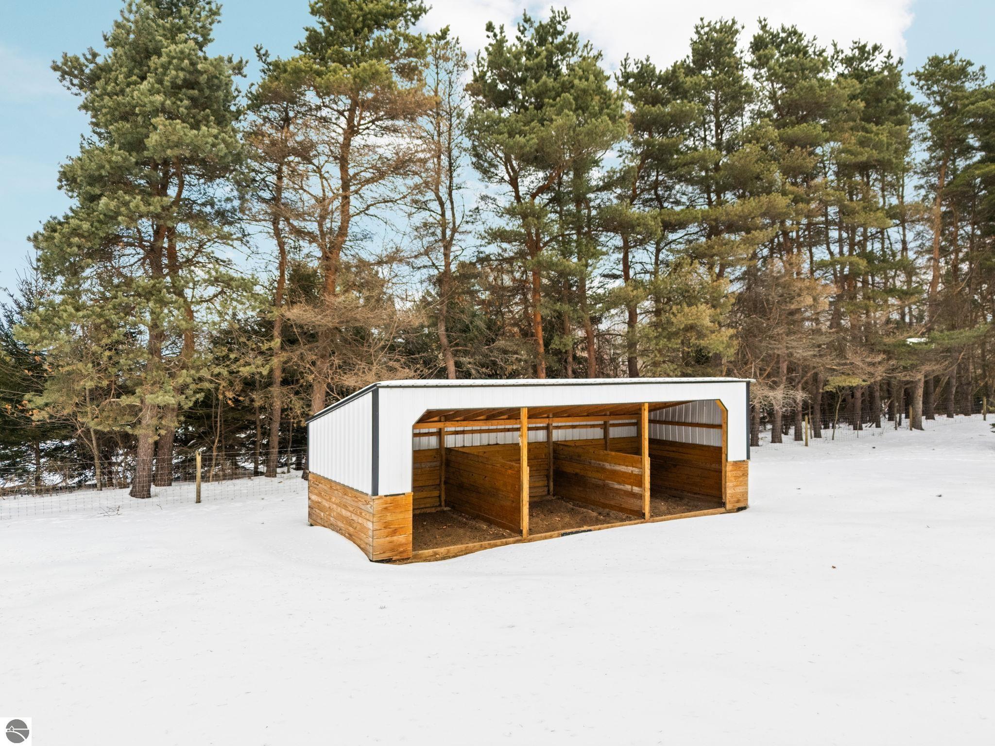 2075 S Lake Leelanau