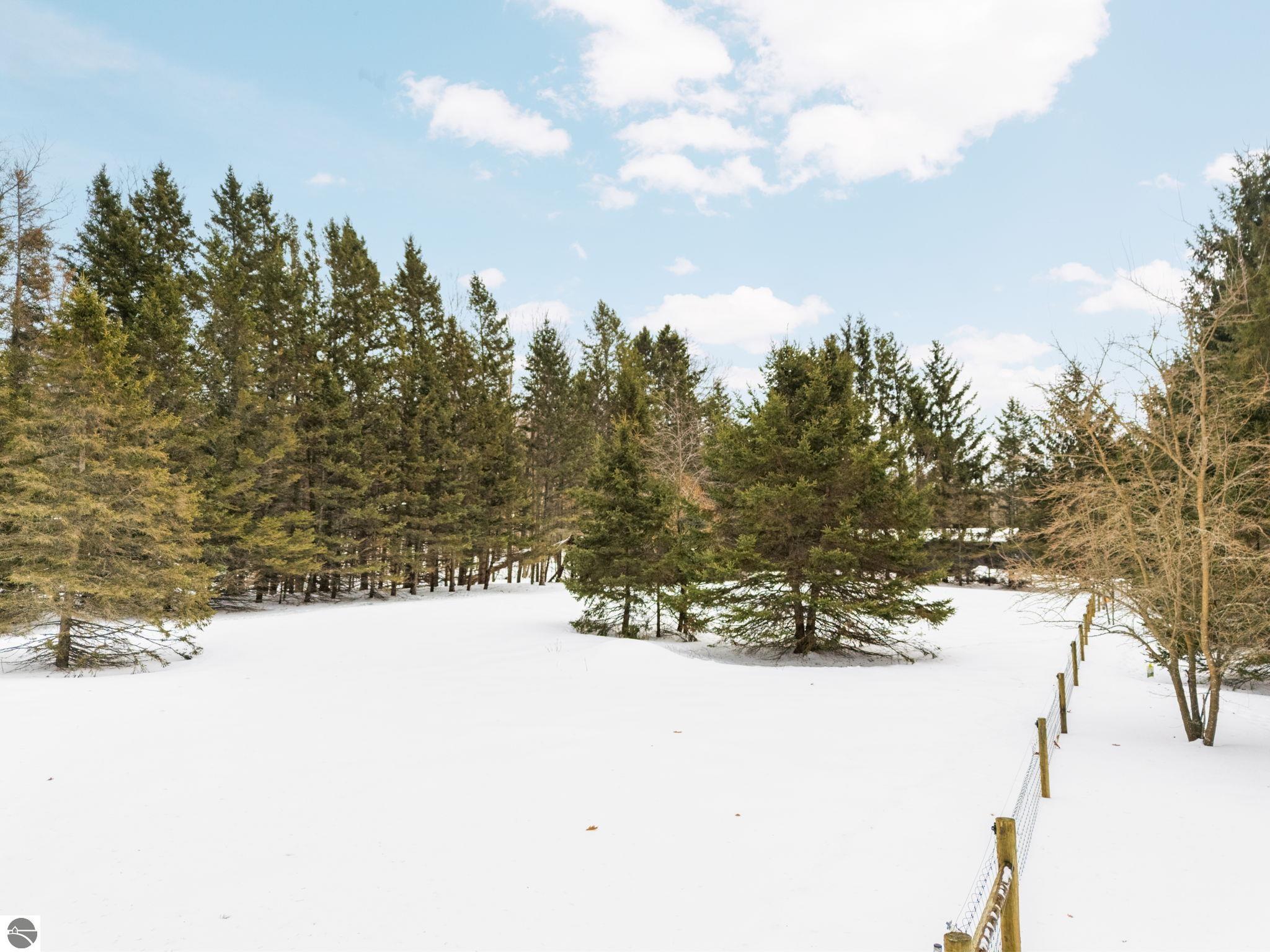 2075 S Lake Leelanau