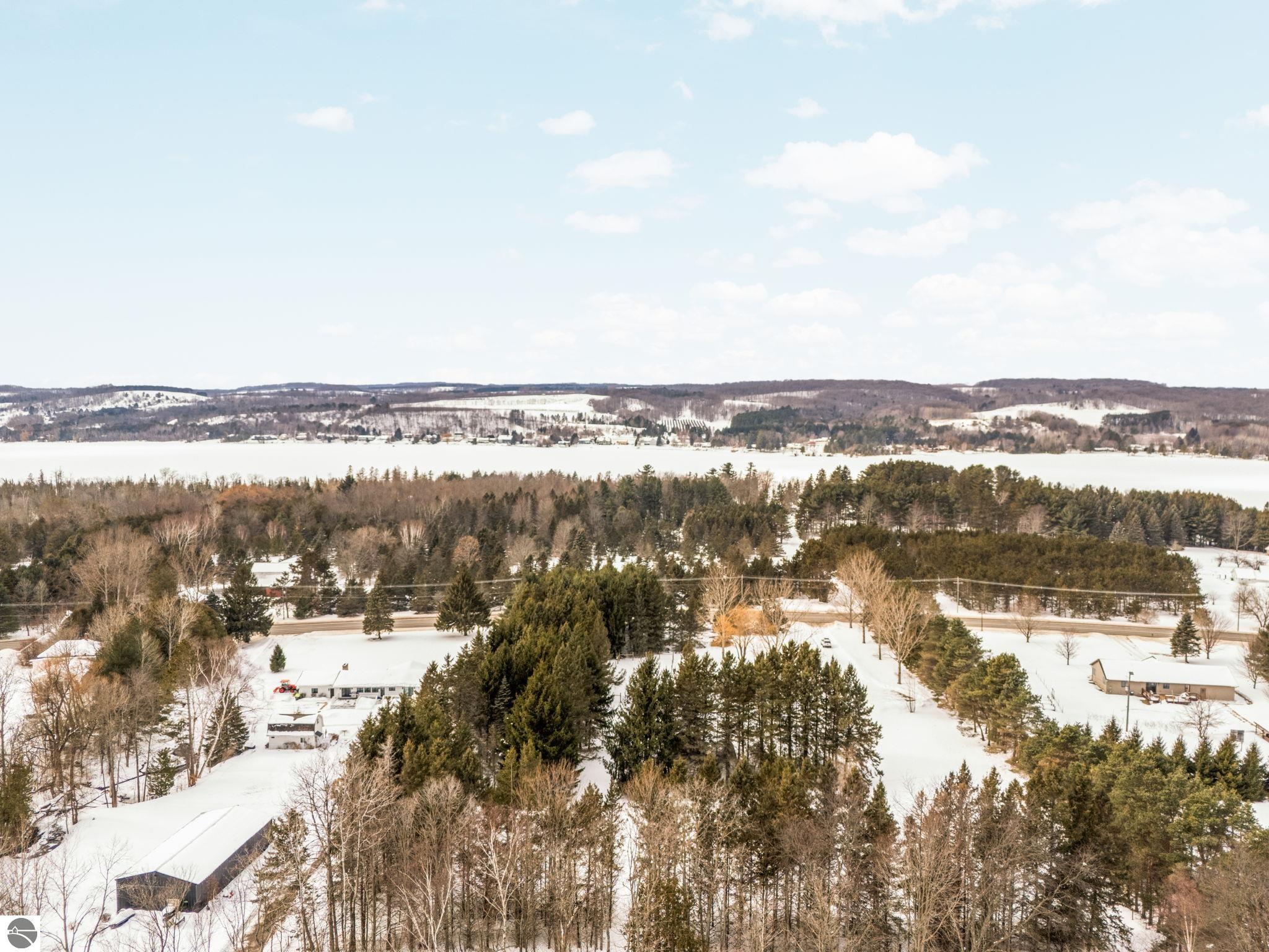 2075 S Lake Leelanau