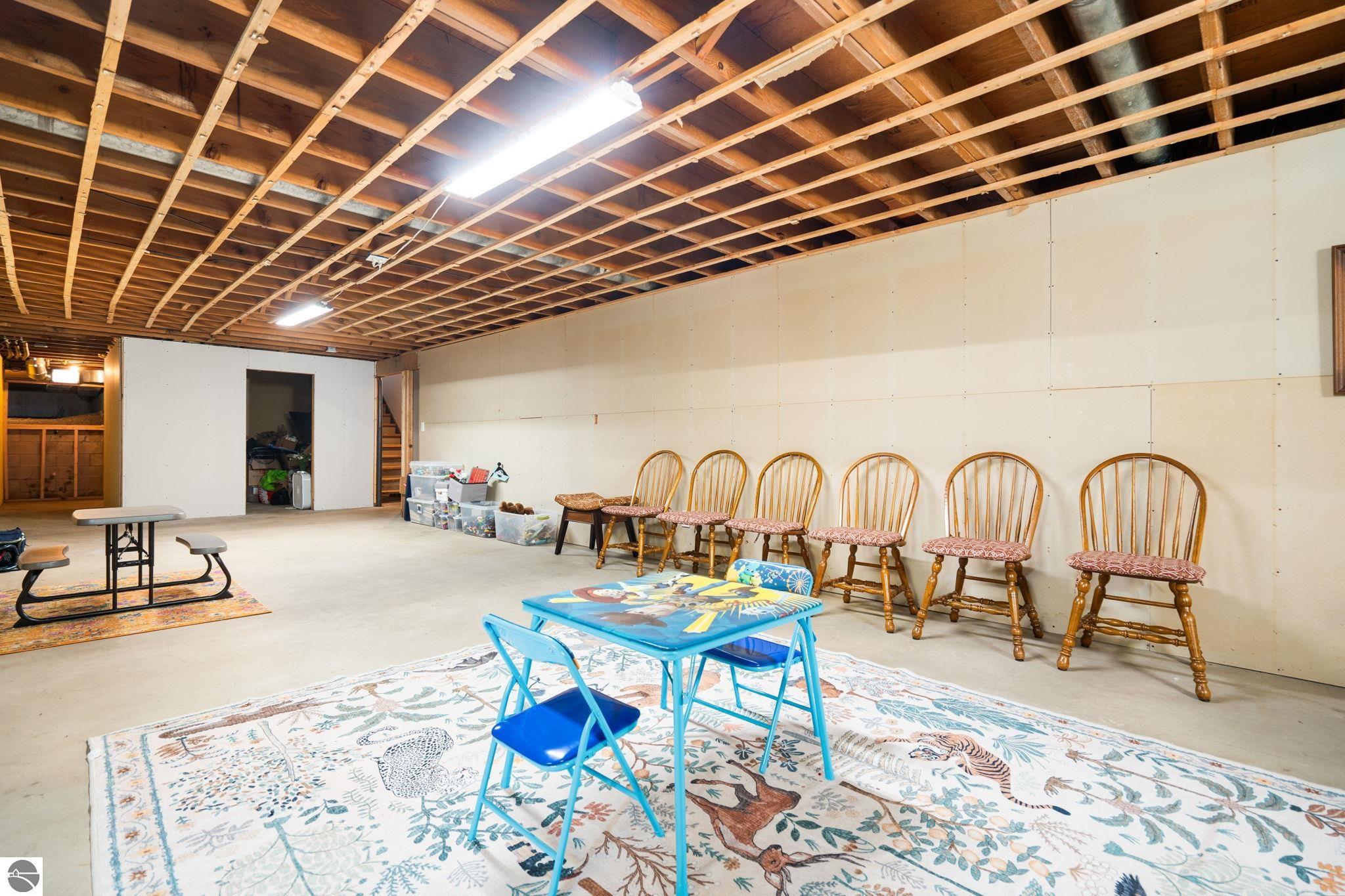 2075 S Lake Leelanau