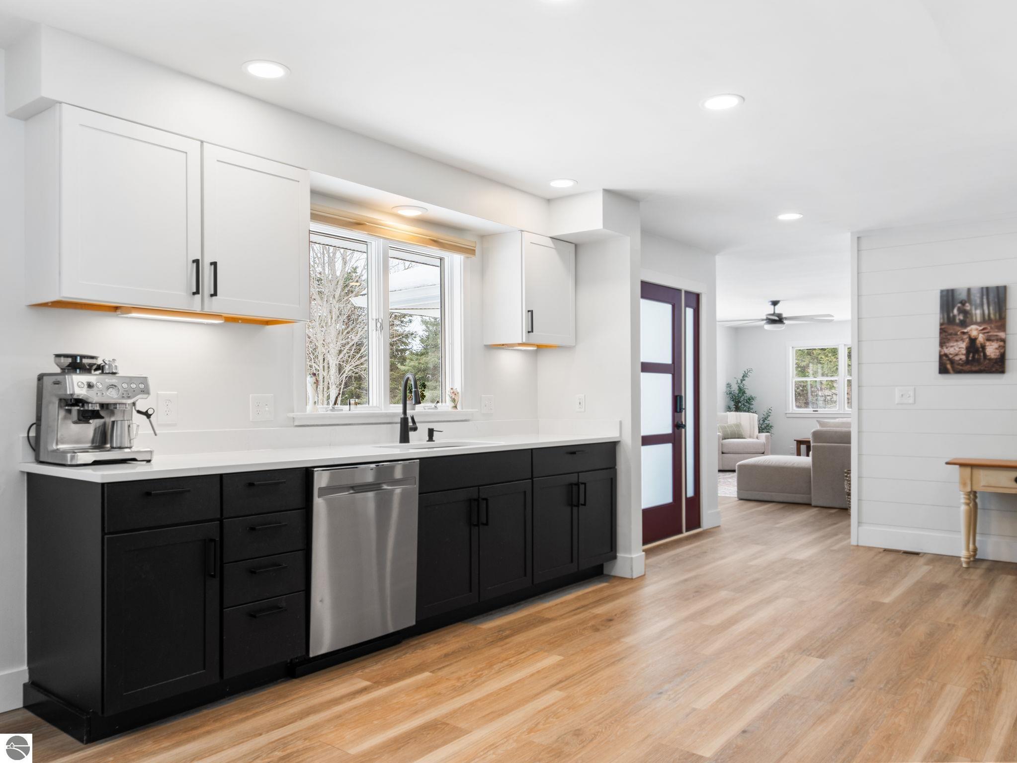 2075 S Lake Leelanau