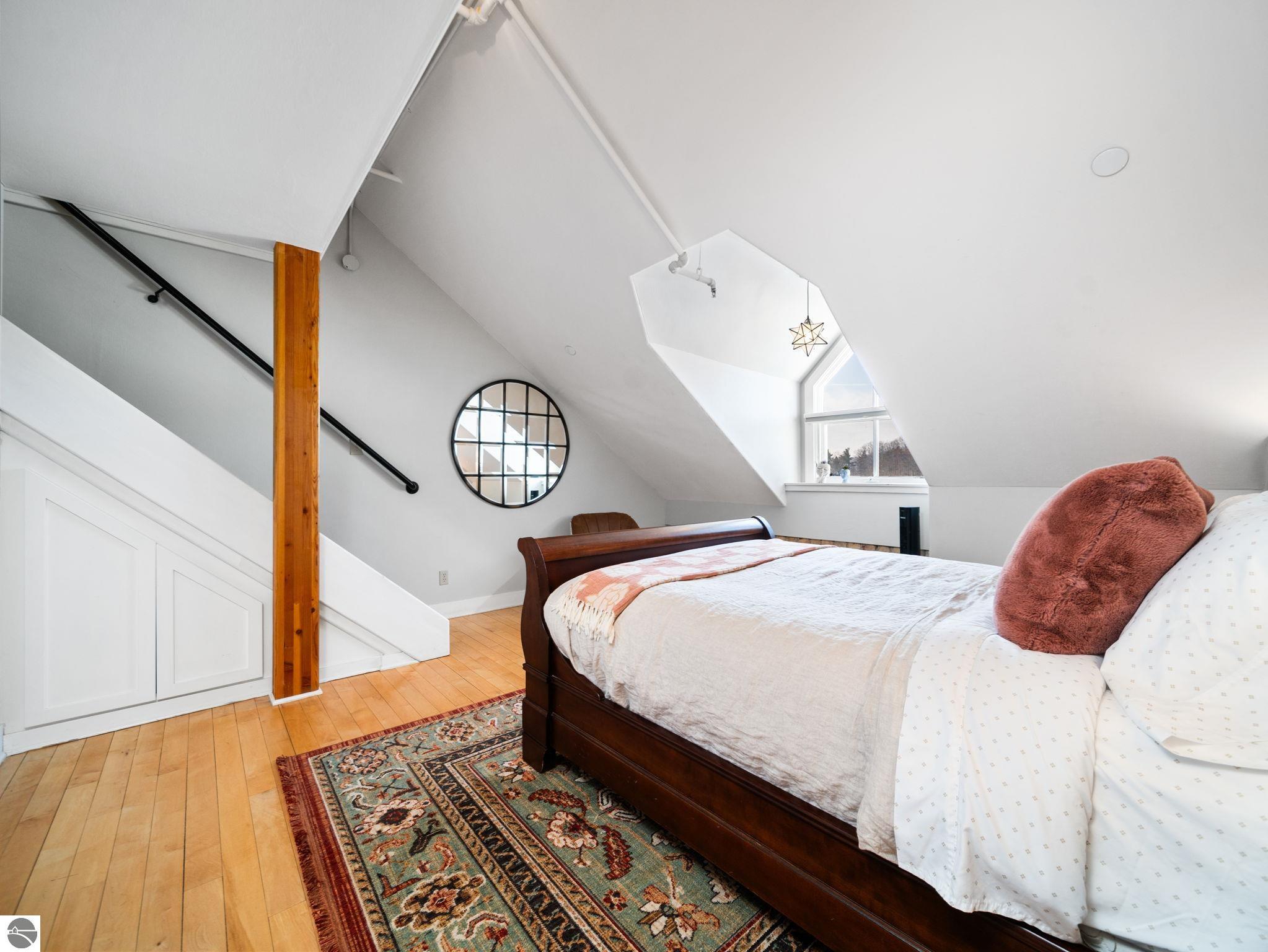 800 Cottageview Drive # 403