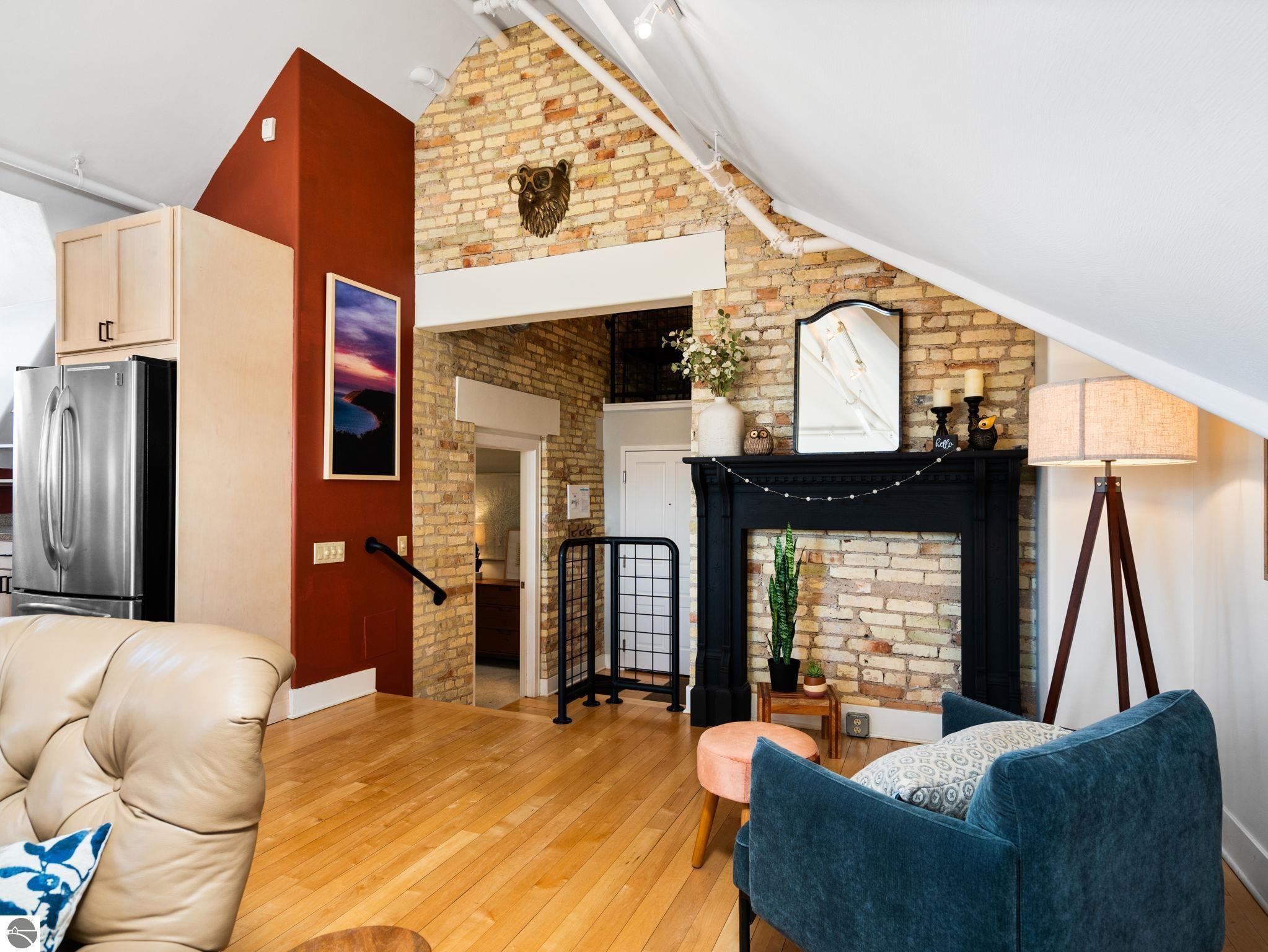 800 Cottageview Drive # 403