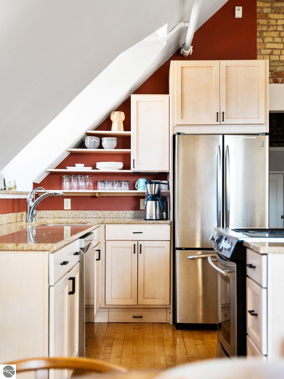 800 Cottageview Drive # 403