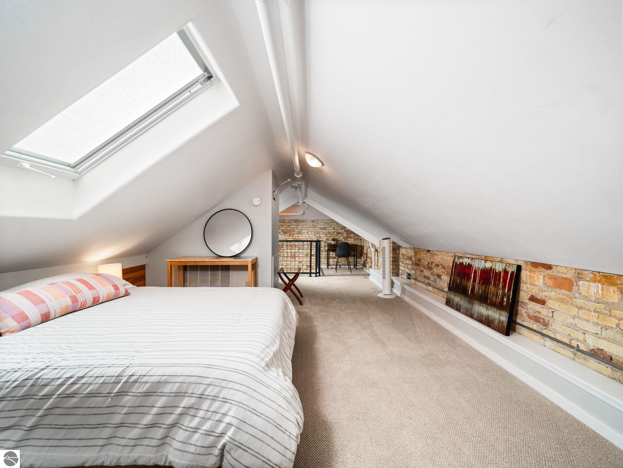 800 Cottageview Drive # 403