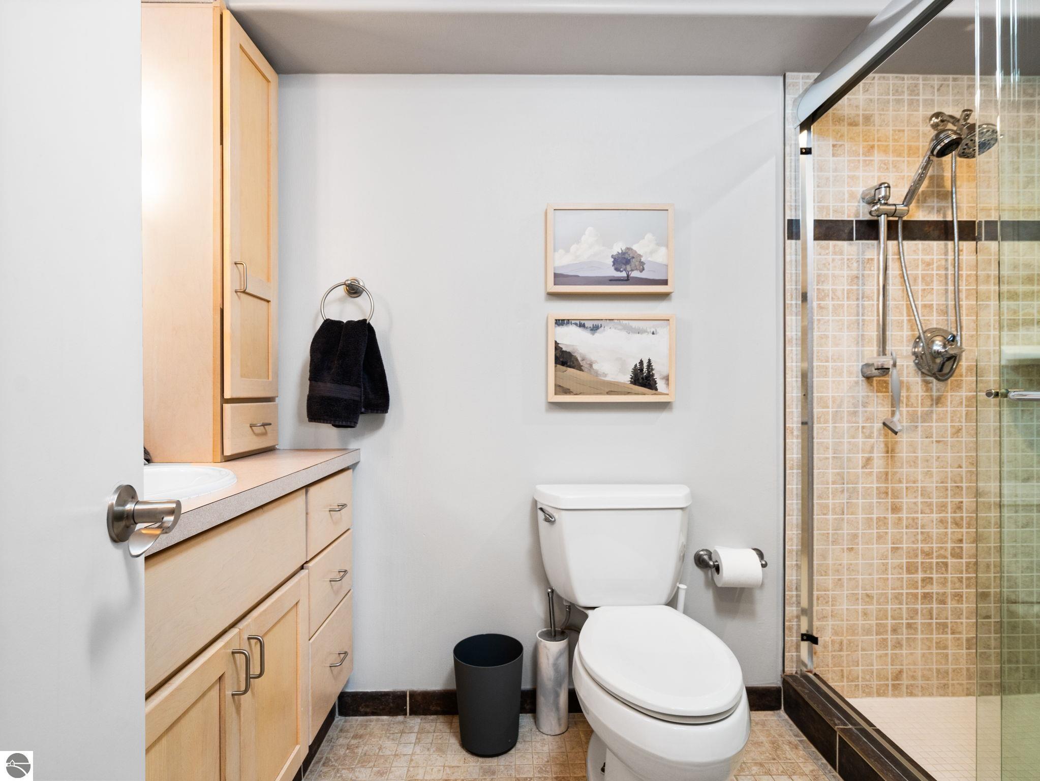 800 Cottageview Drive # 403