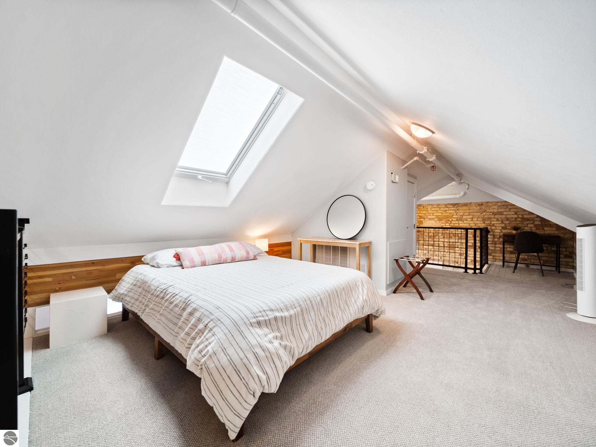 800 Cottageview Drive # 403