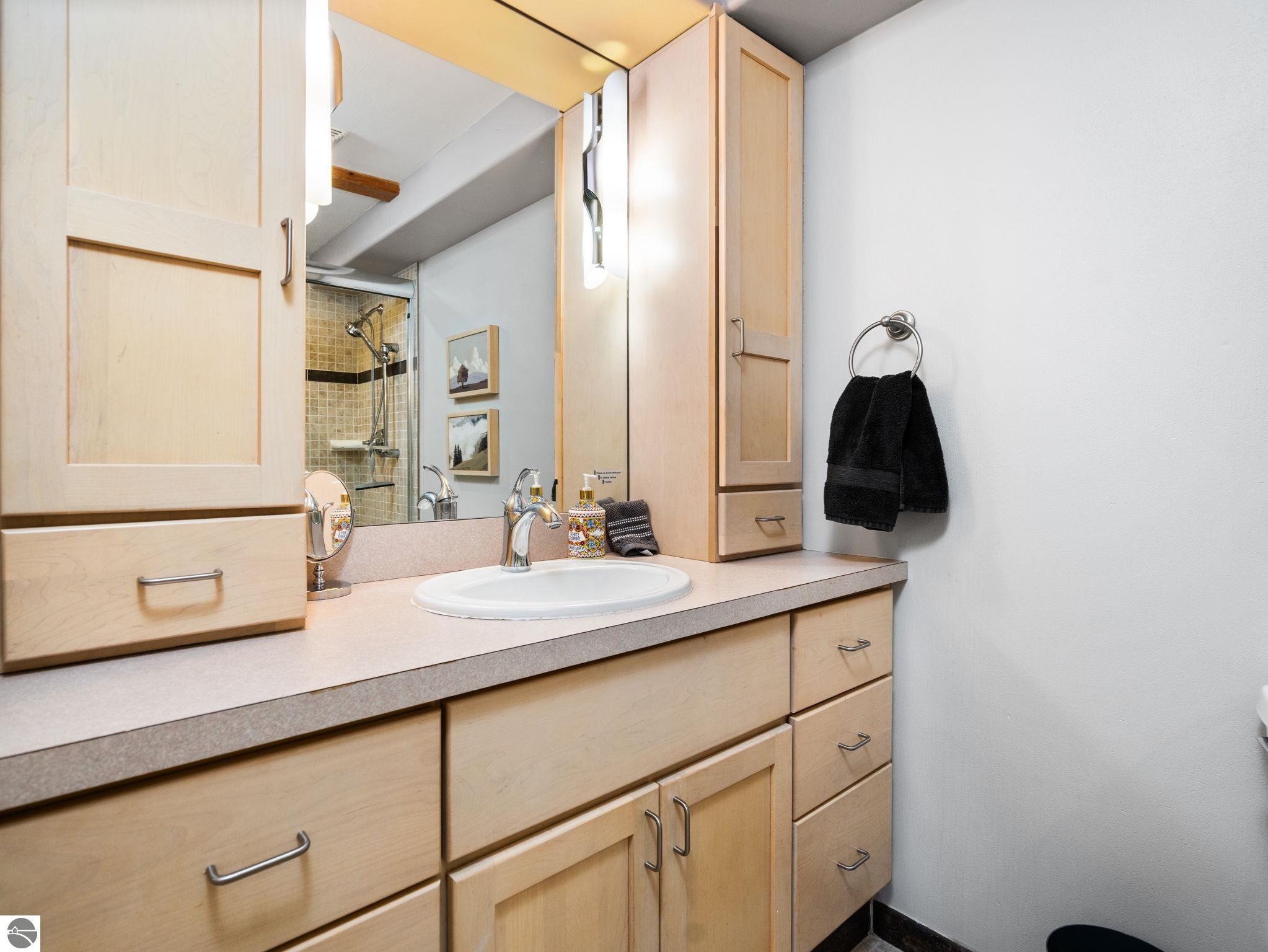 800 Cottageview Drive # 403