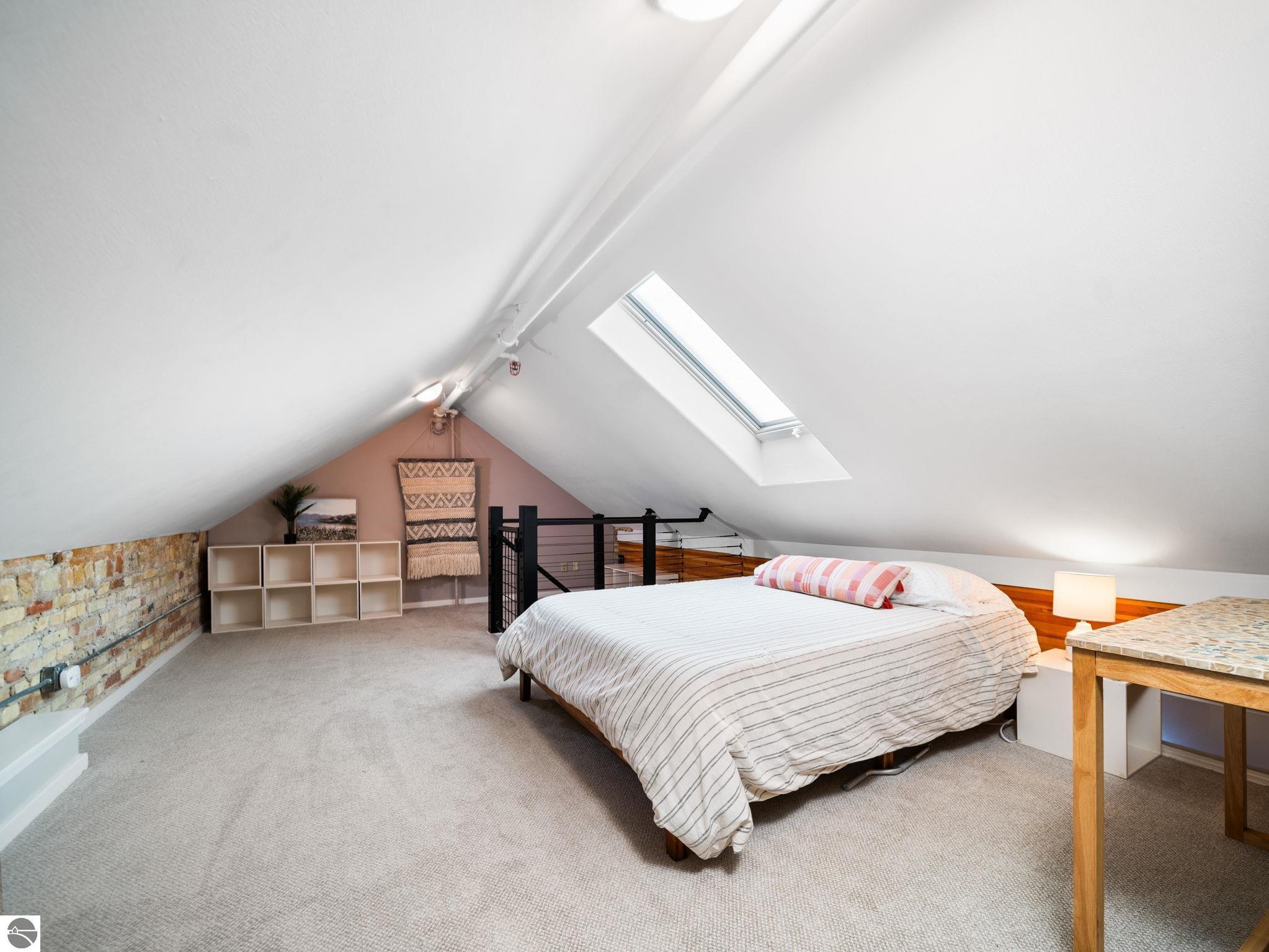 800 Cottageview Drive # 403