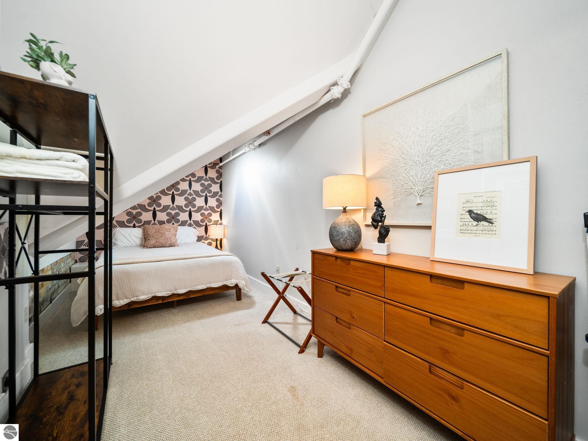 800 Cottageview Drive # 403