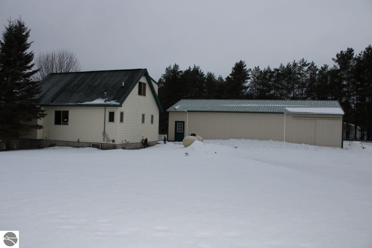 72 NW Wood Road