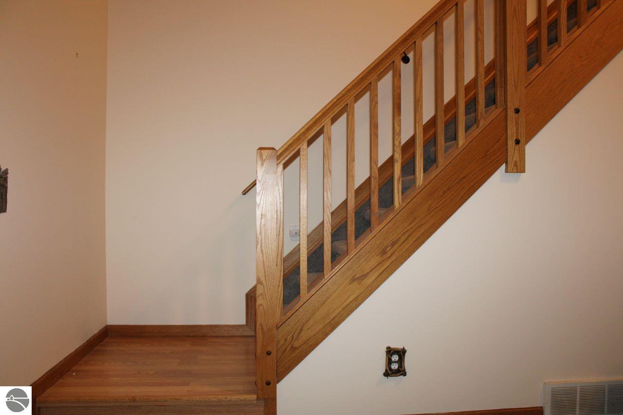 72 NW Wood Road