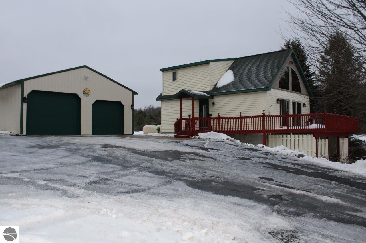 72 NW Wood Road