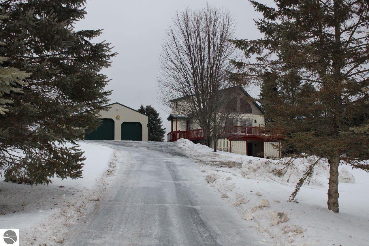 72 NW Wood Road