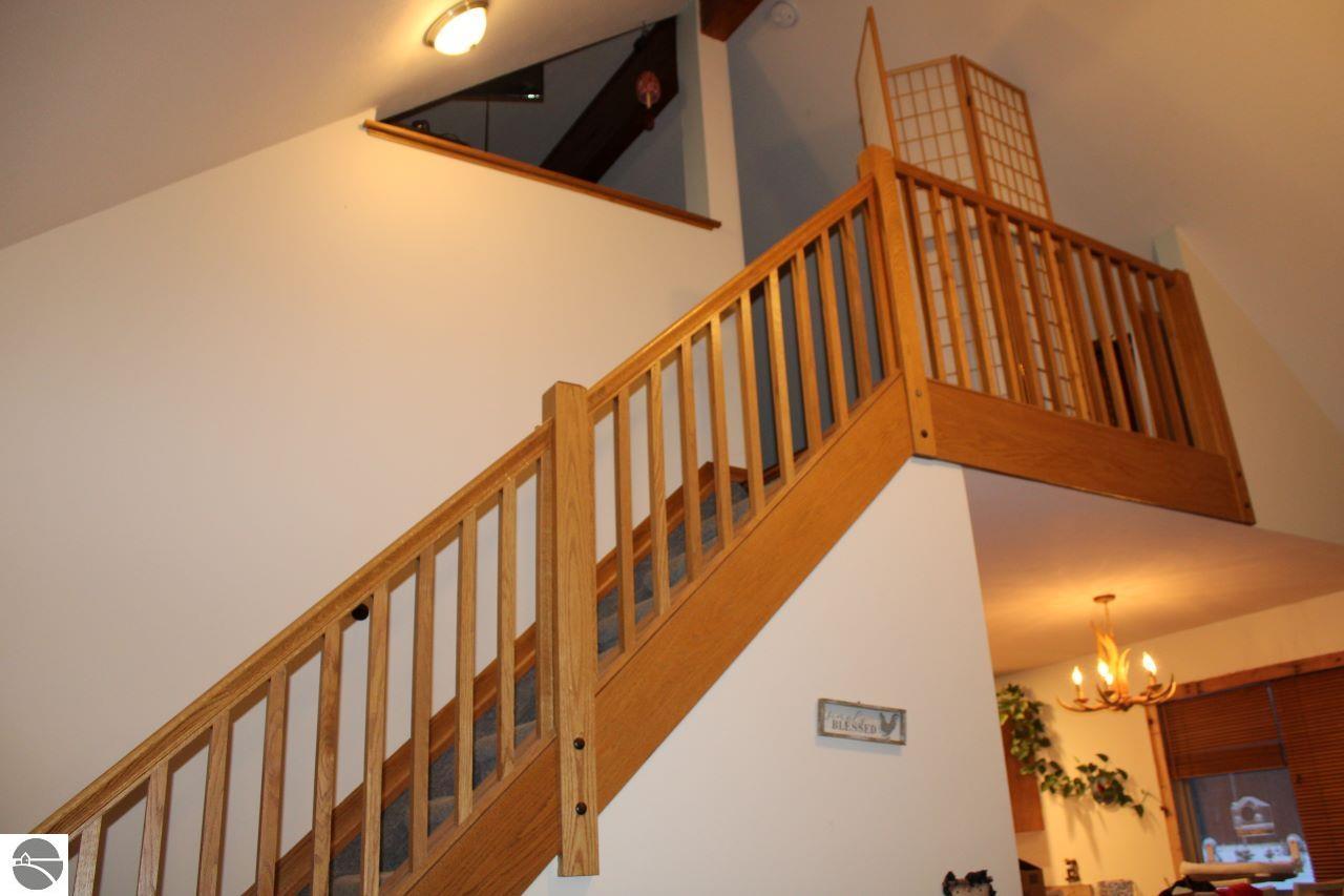 72 NW Wood Road