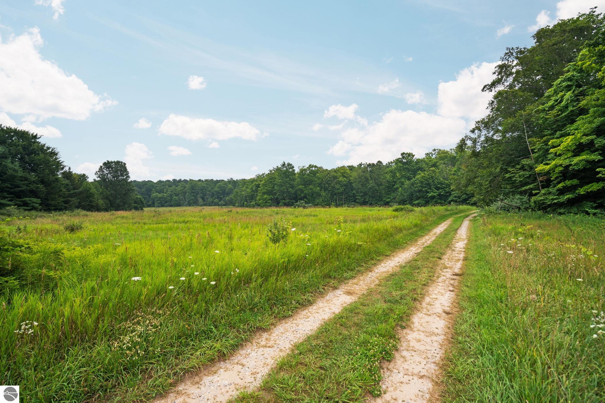 7135 E Birch Point Road