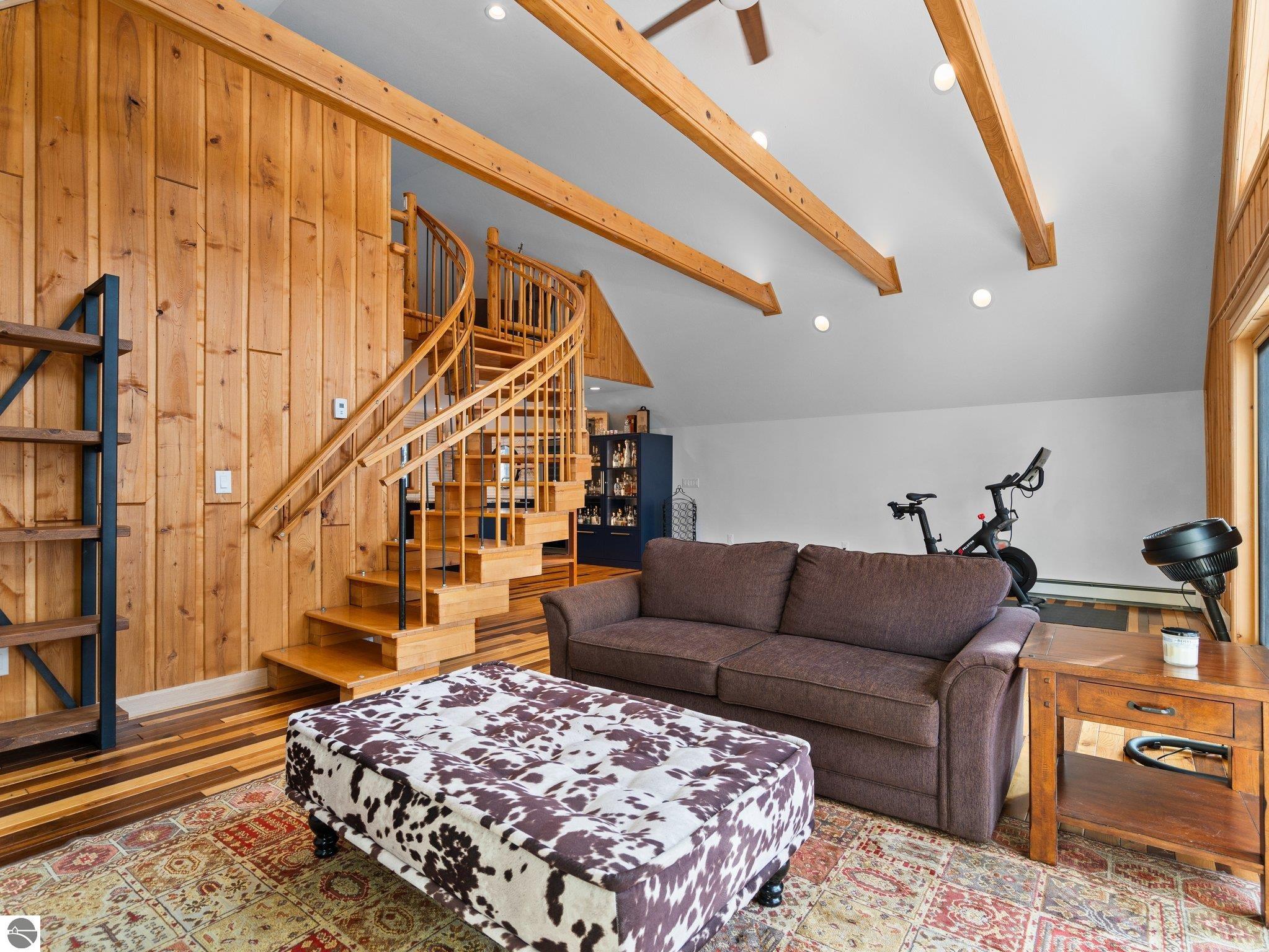 7135 E Birch Point Road