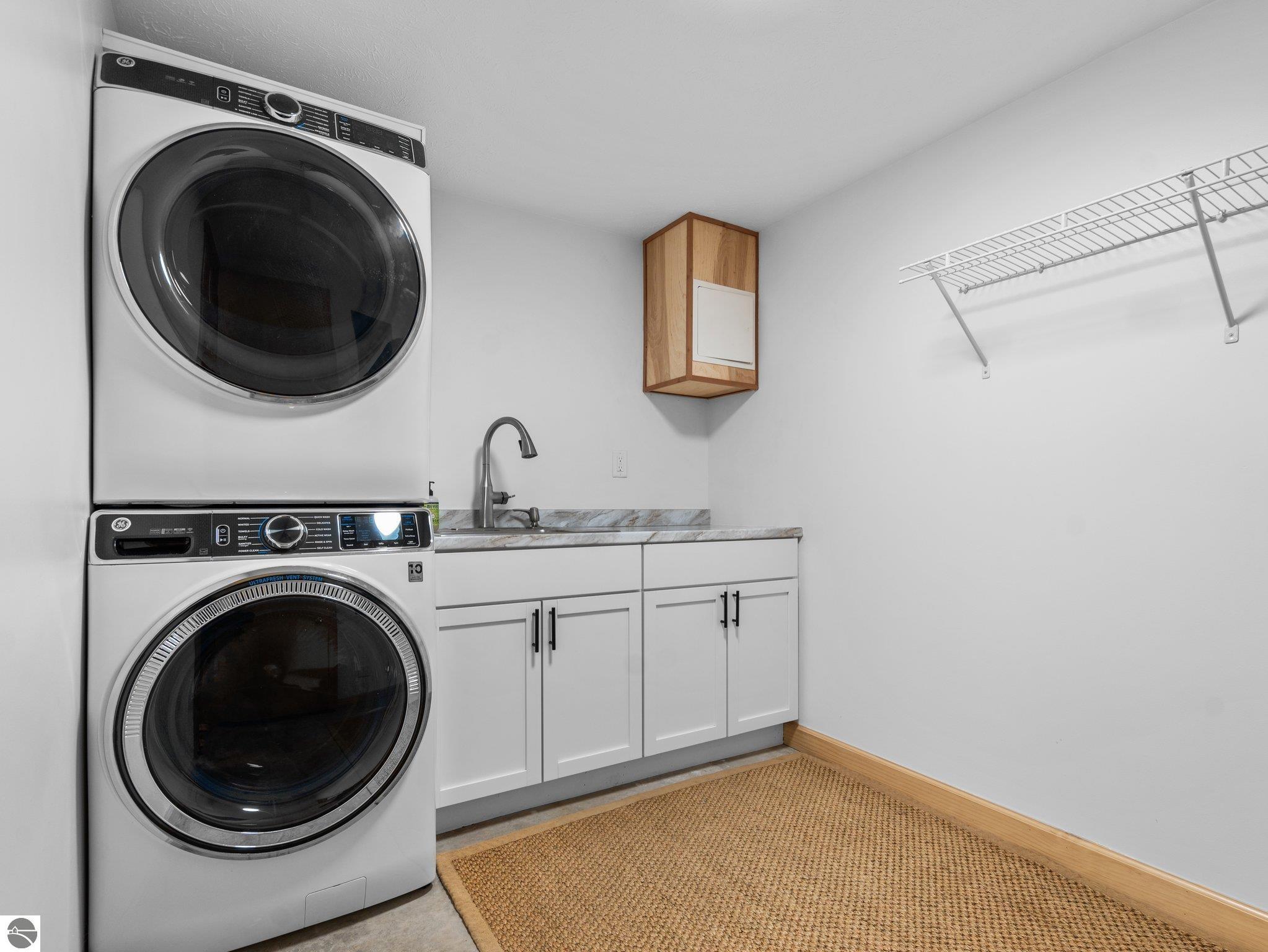 7135 E Birch Point Road