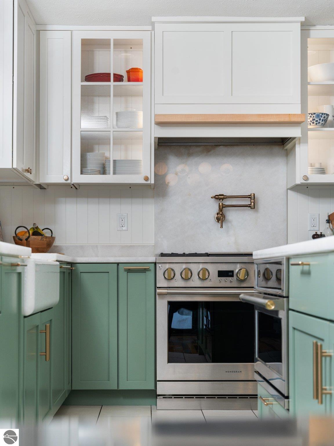 7135 E Birch Point Road