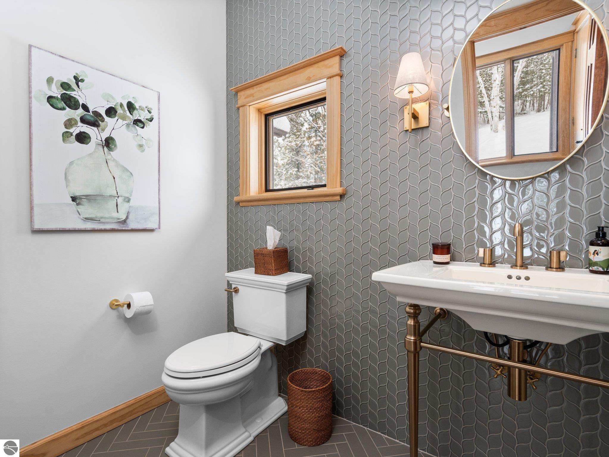 7135 E Birch Point Road