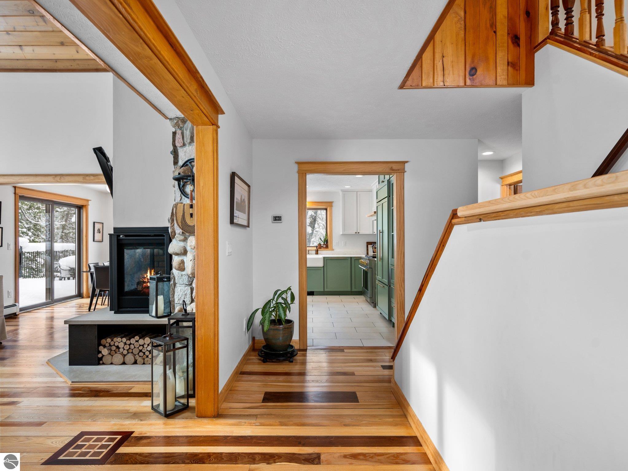 7135 E Birch Point Road