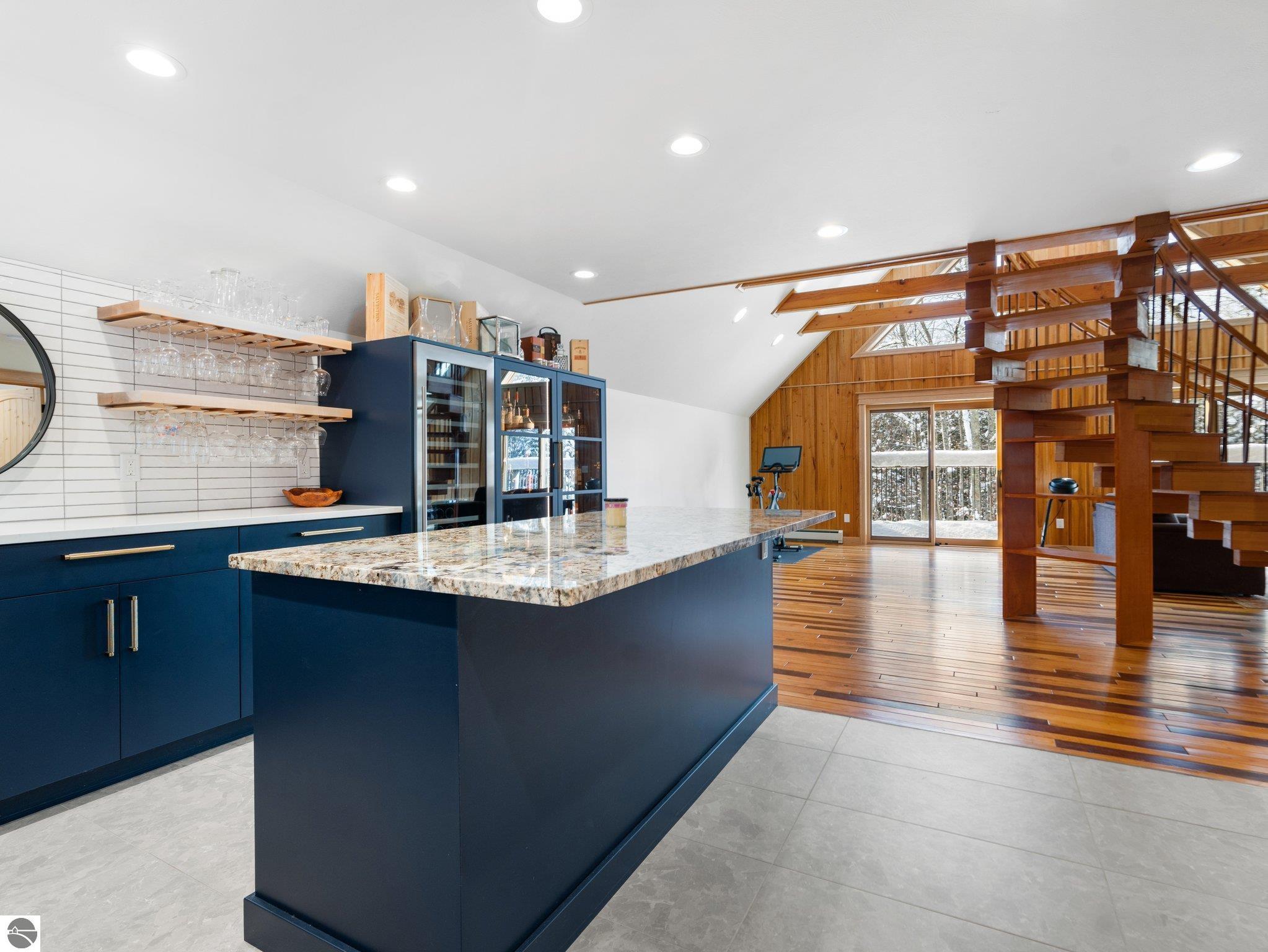 7135 E Birch Point Road