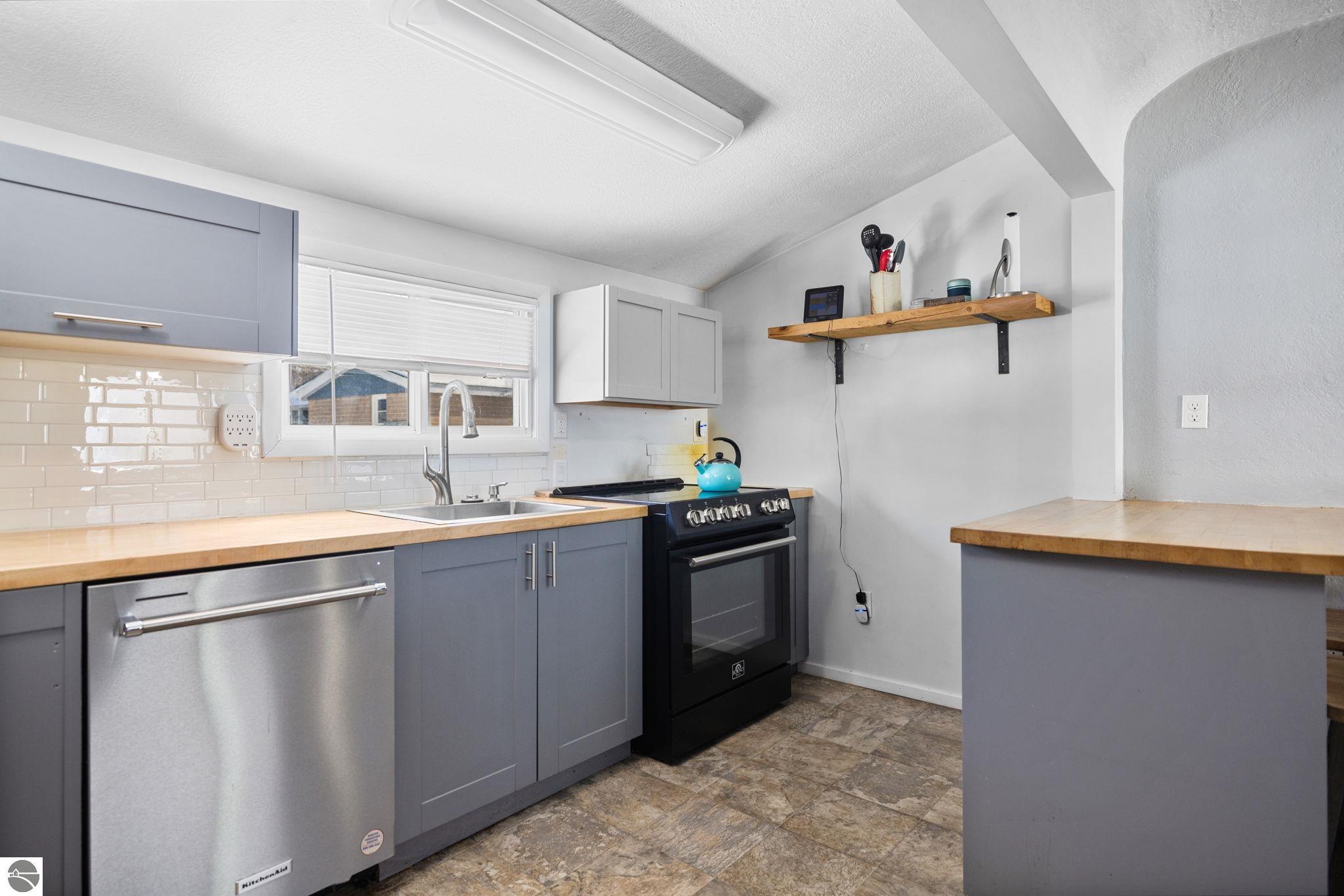 424 W Sixteenth Street # 1