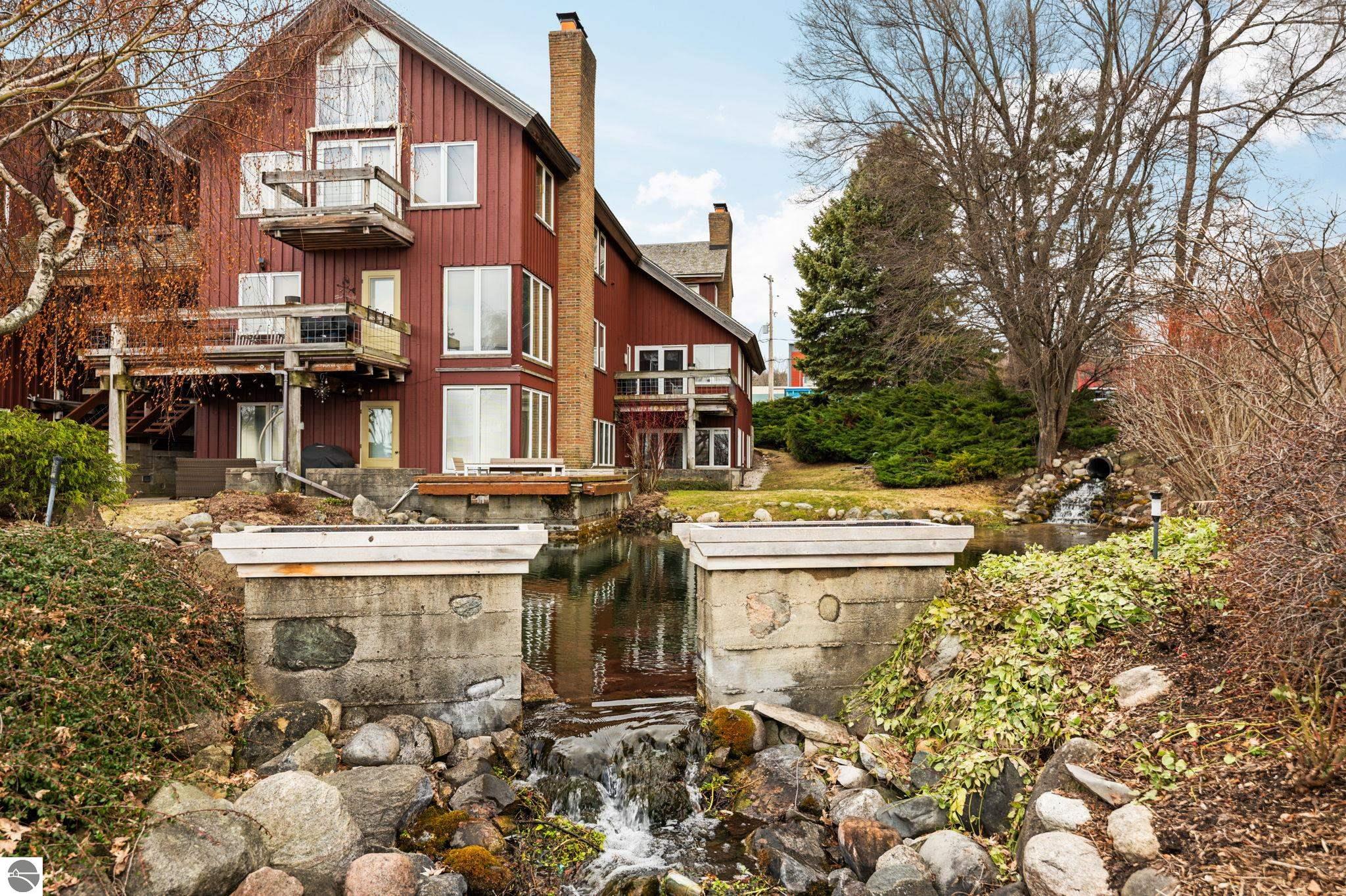 236 N Front Street # 1