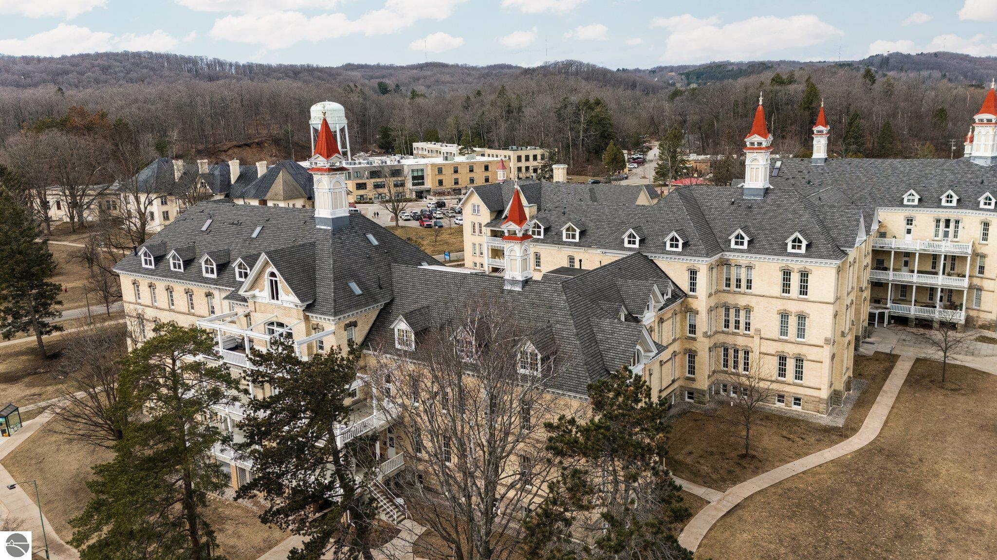 800-311 Cottageview Drive # 311