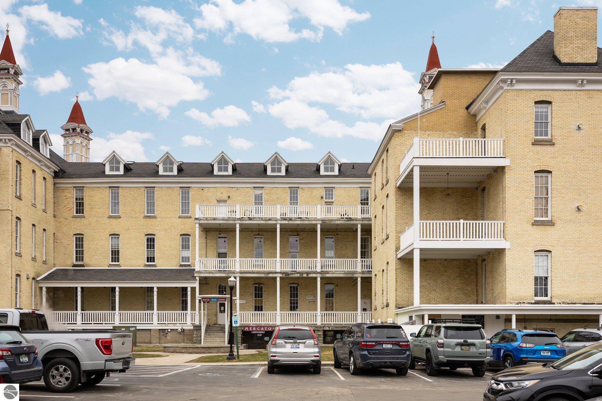 800-311 Cottageview Drive # 311