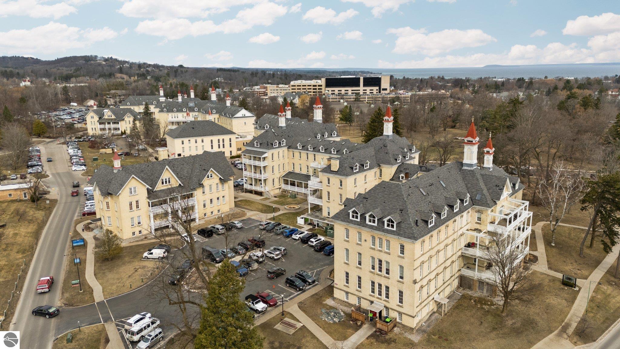 800-311 Cottageview Drive # 311