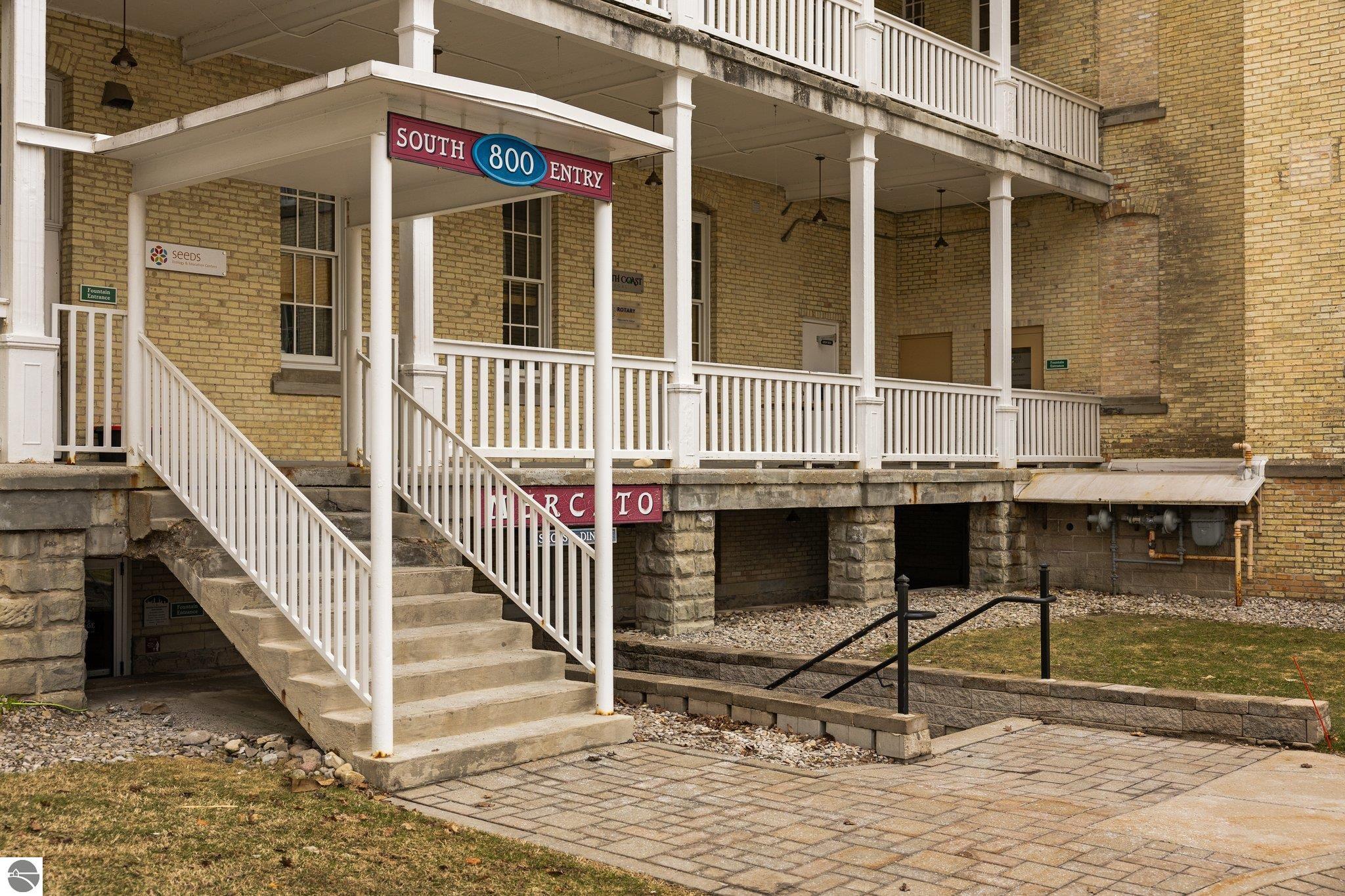 800-311 Cottageview Drive # 311