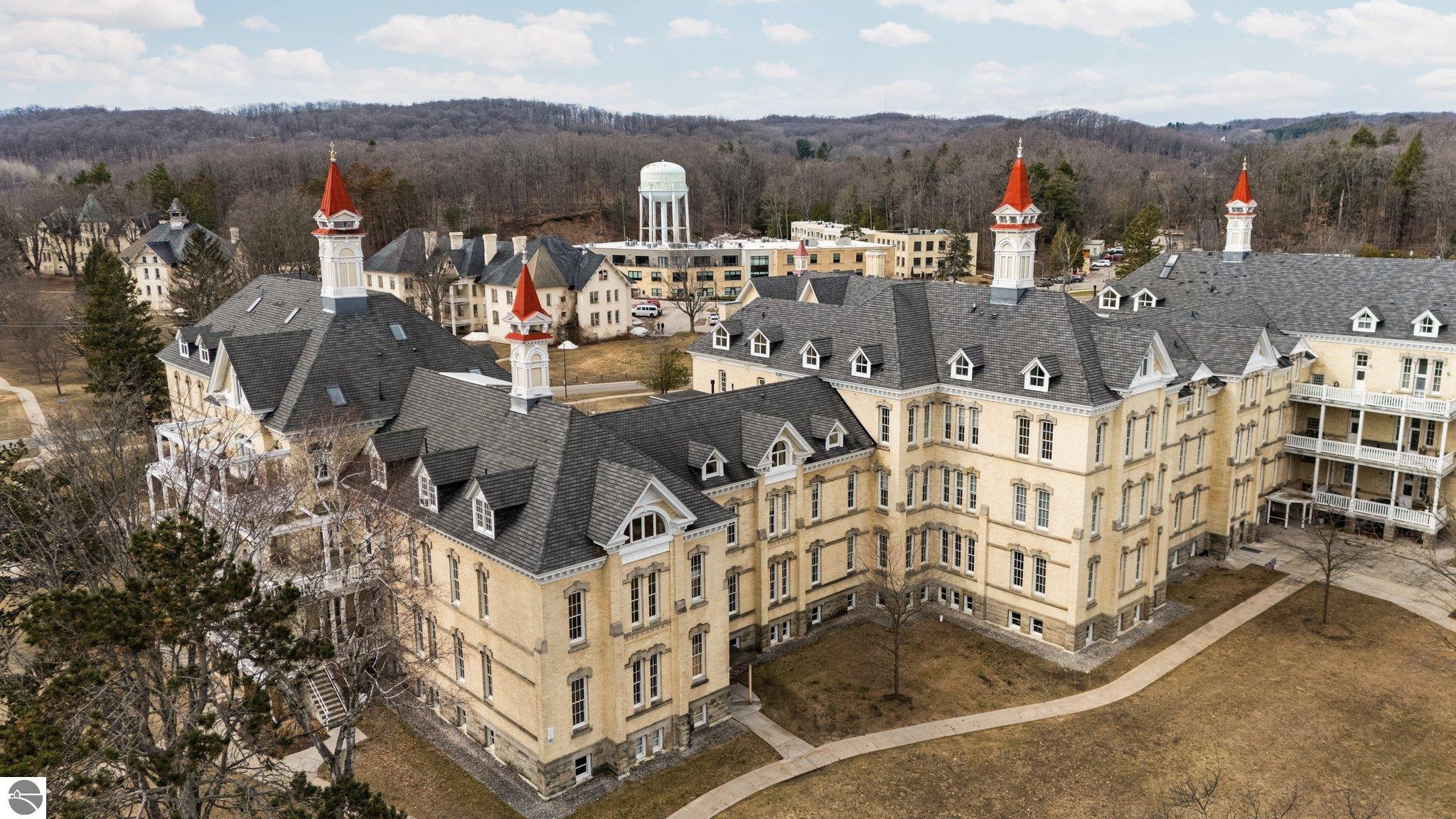 800-311 Cottageview Drive # 311