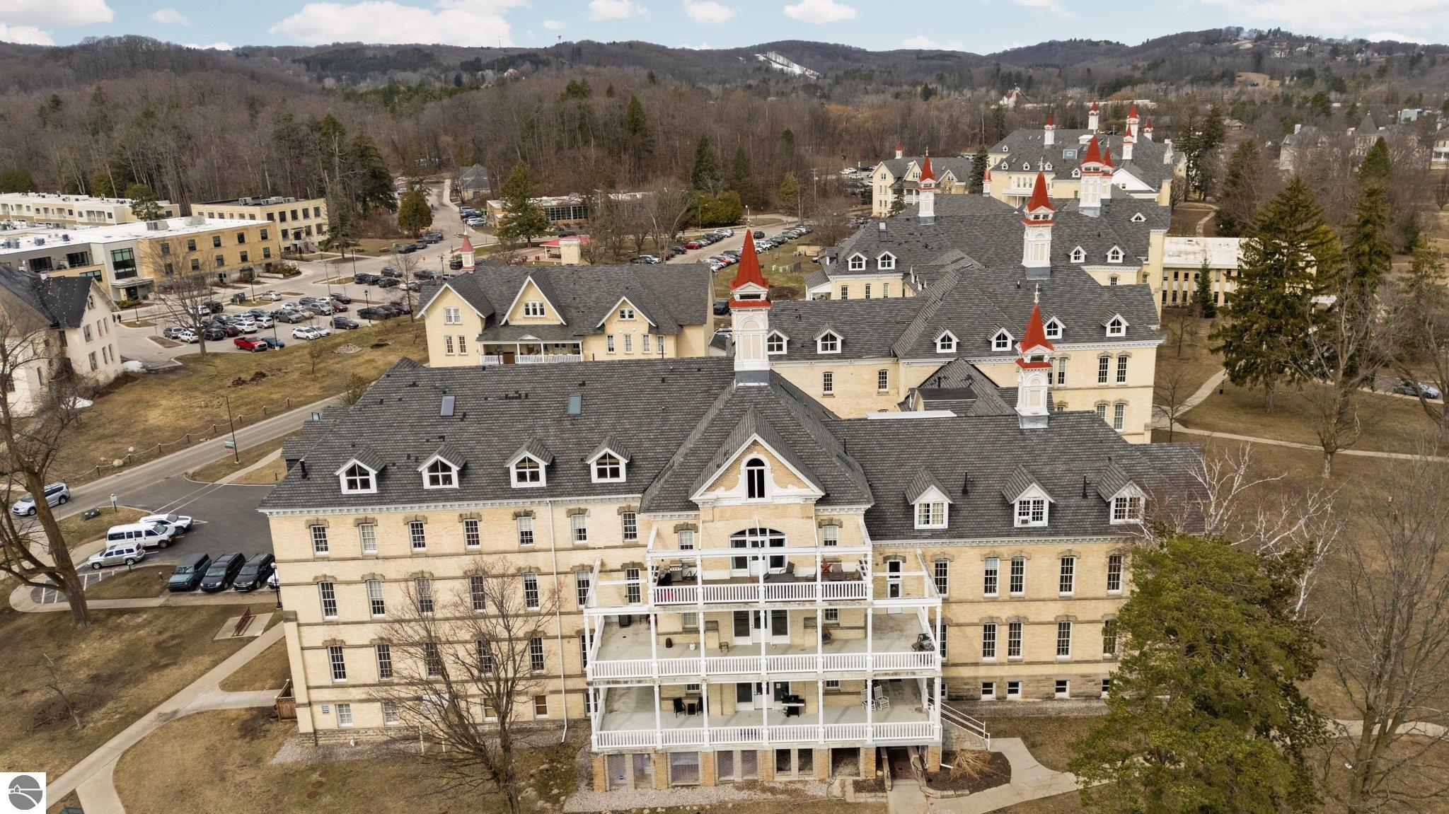 800-311 Cottageview Drive # 311