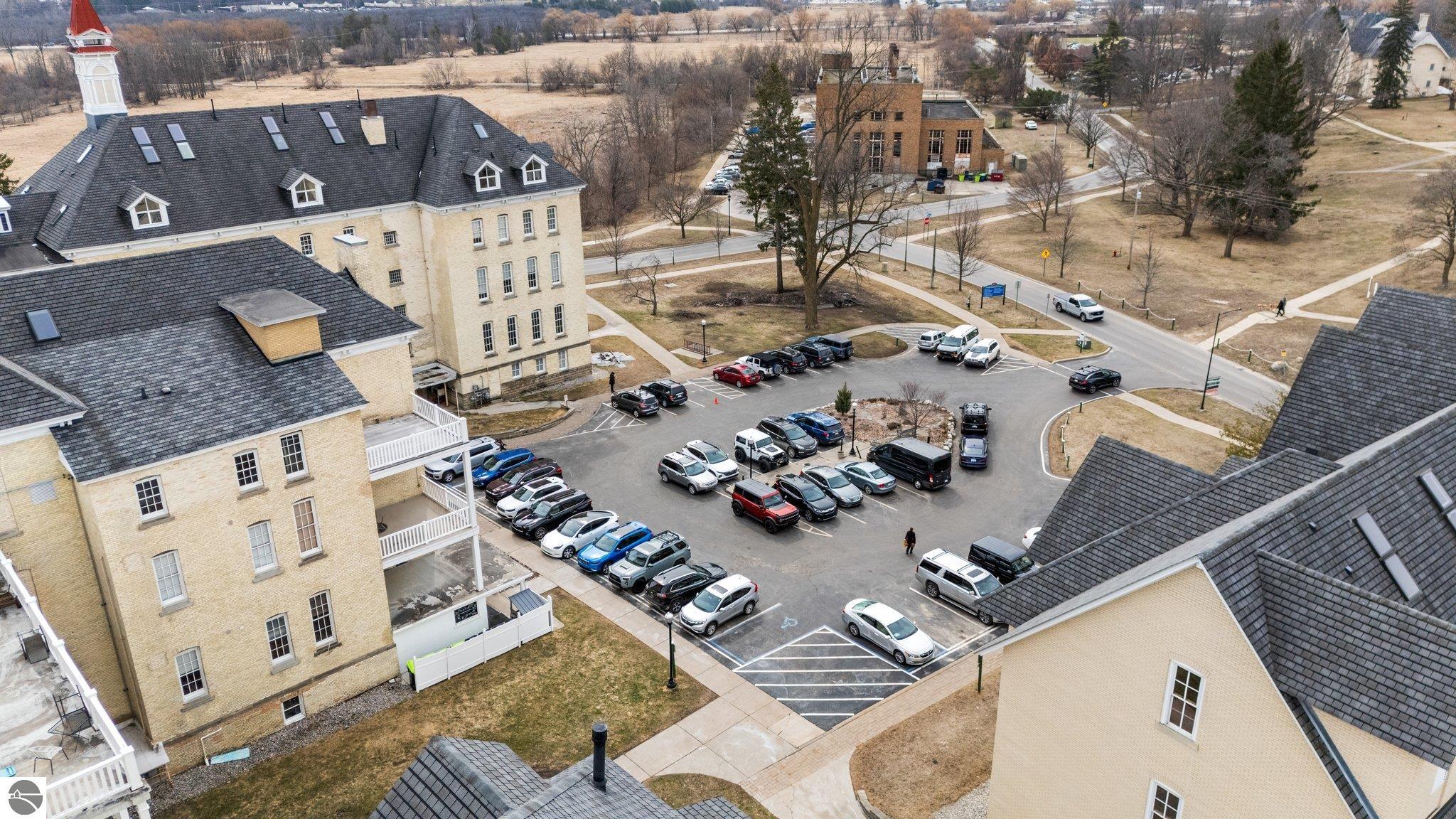 800-311 Cottageview Drive # 311