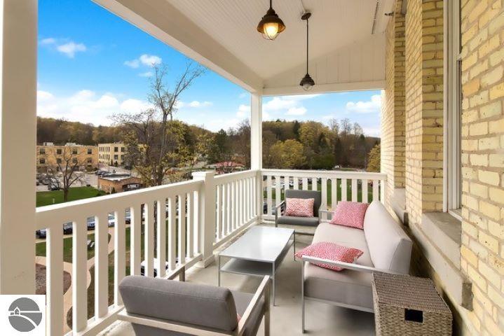 800-311 Cottageview Drive # 311