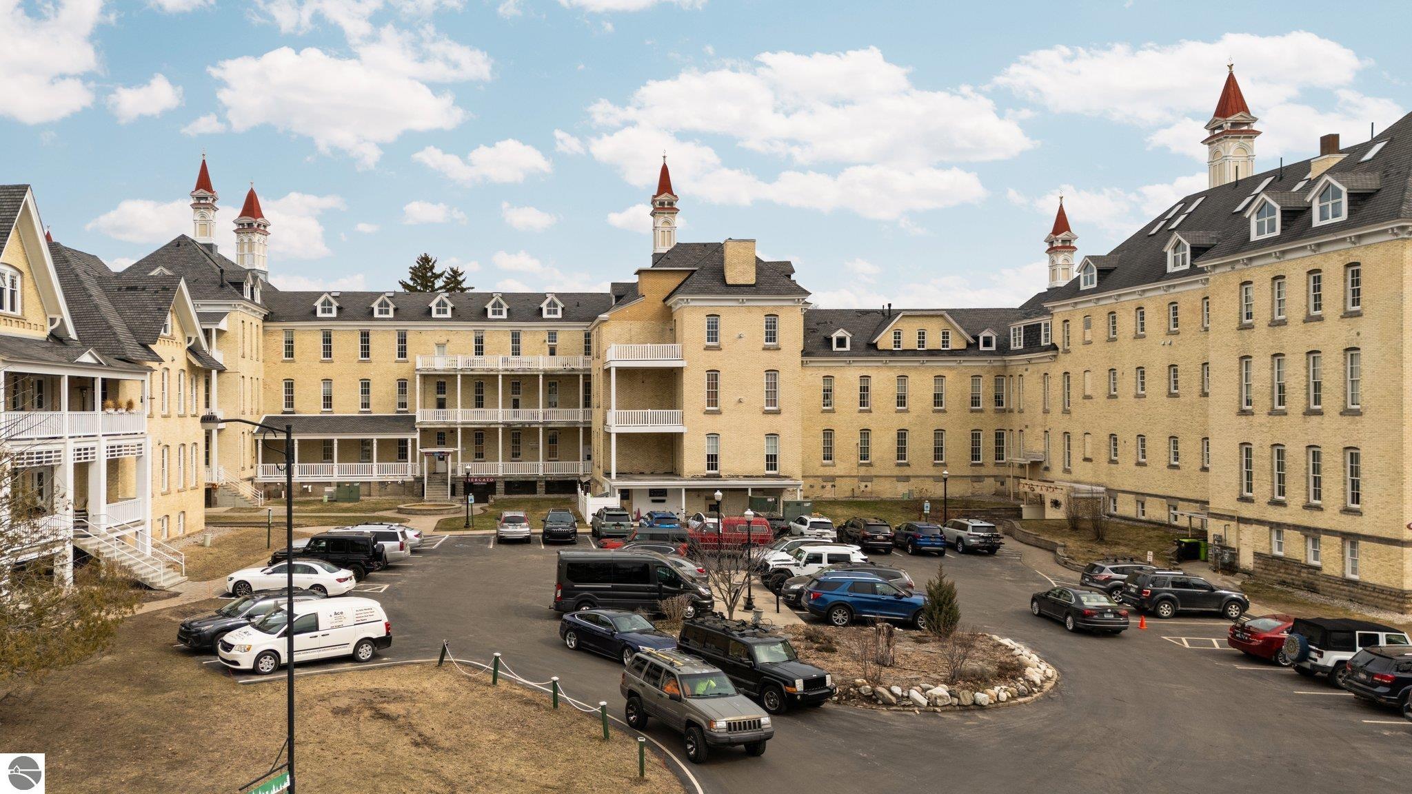 800-311 Cottageview Drive # 311