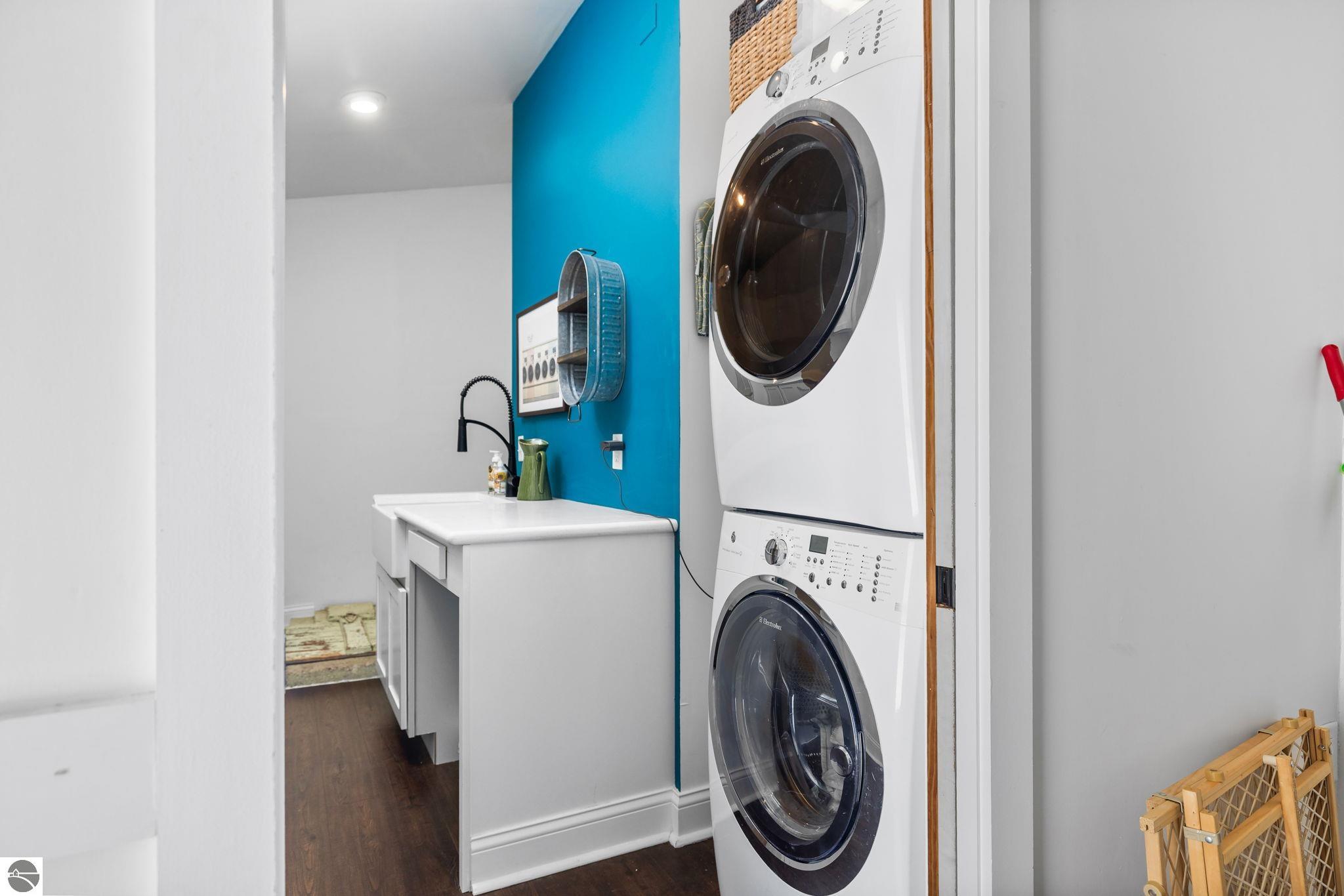 3038 Sullivan Street