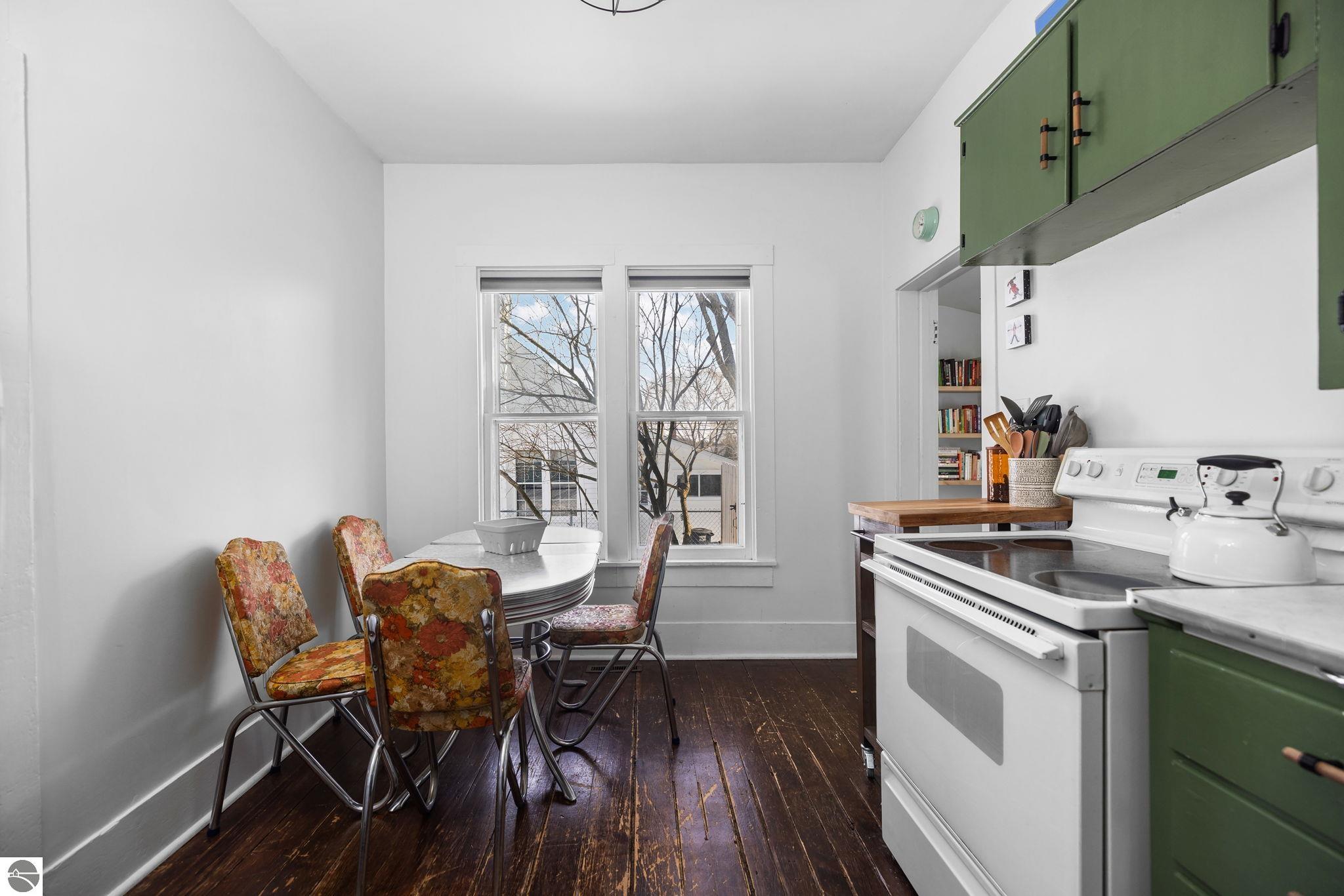 3038 Sullivan Street