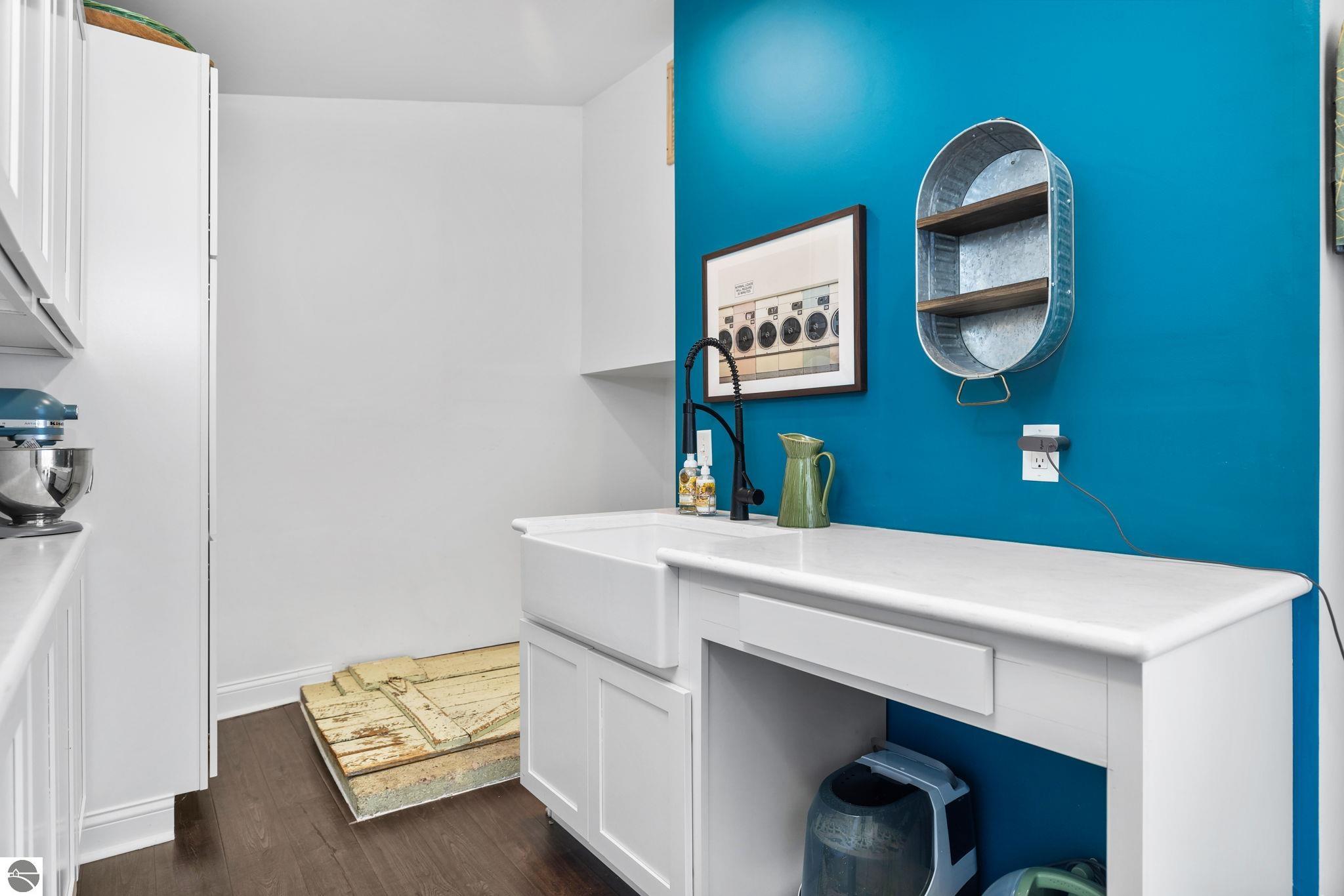 3038 Sullivan Street