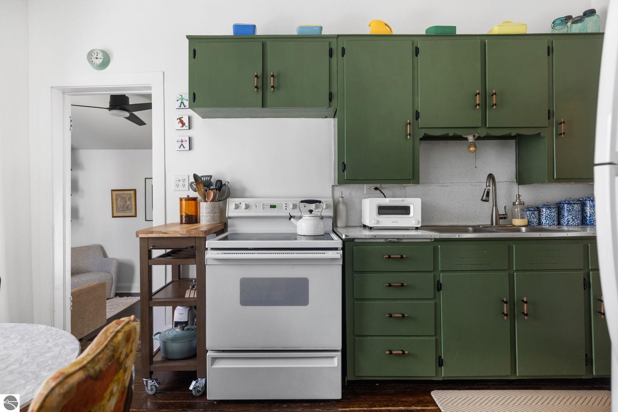 3038 Sullivan Street