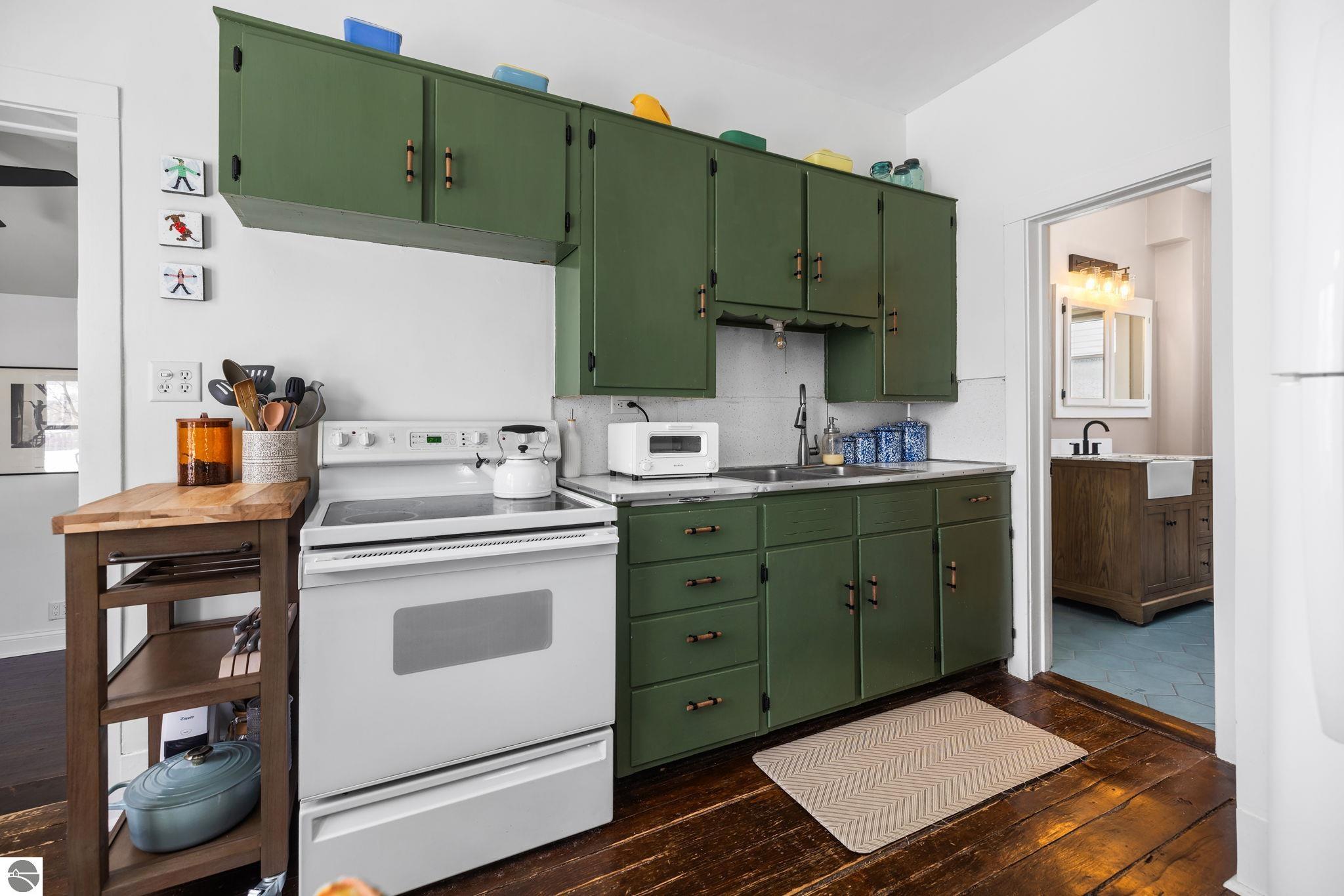 3038 Sullivan Street