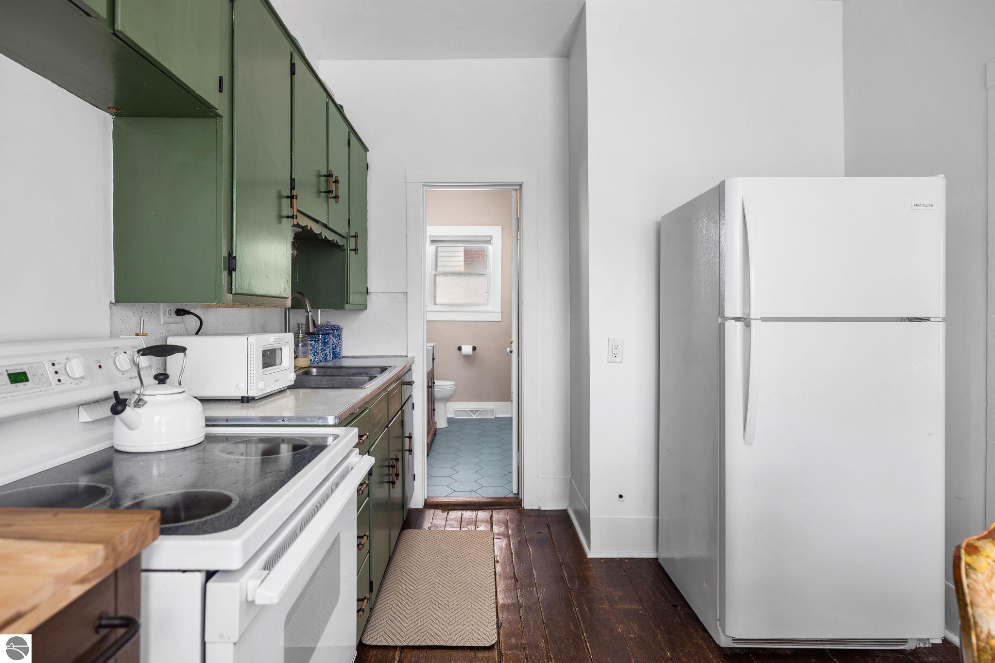 3038 Sullivan Street