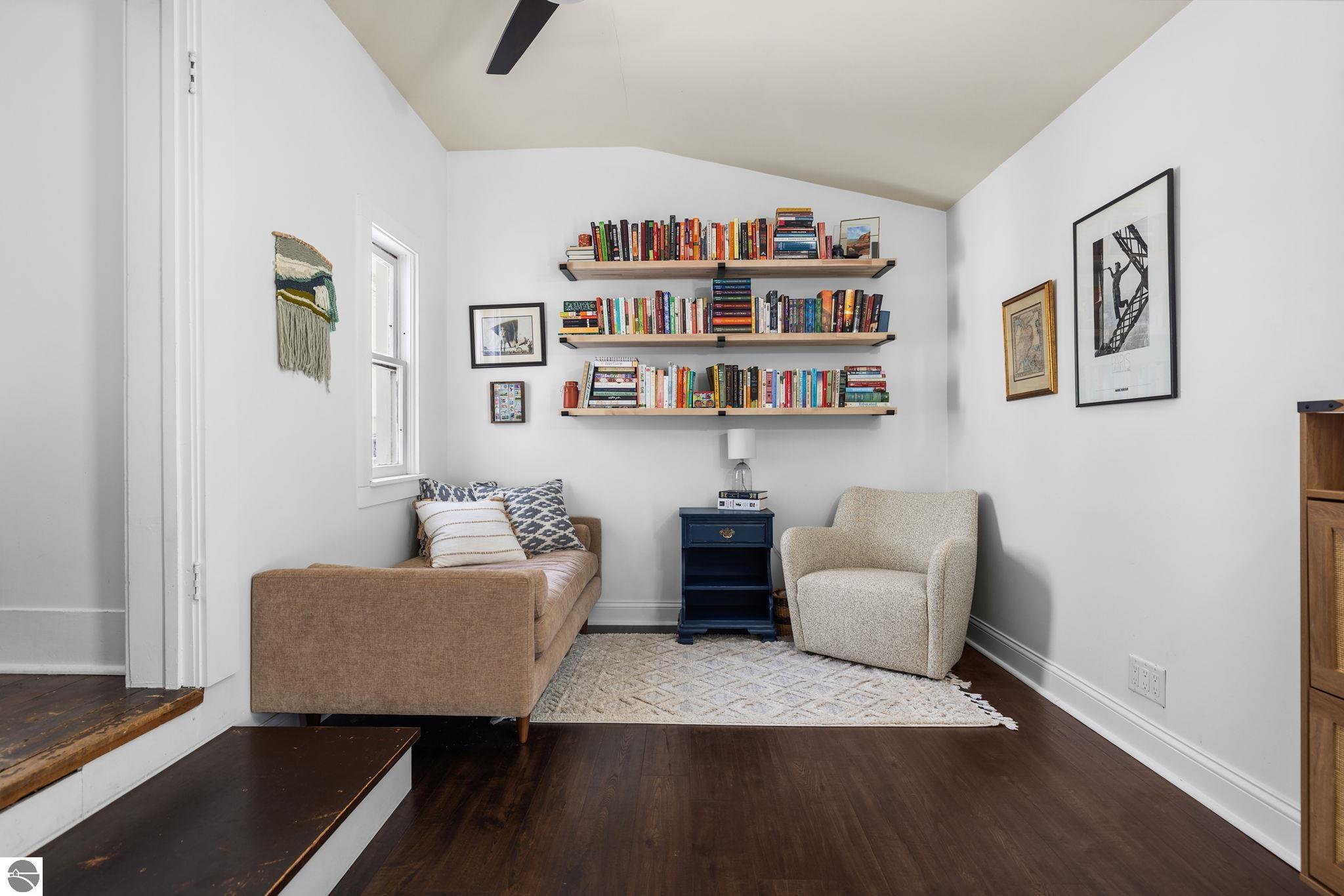 3038 Sullivan Street