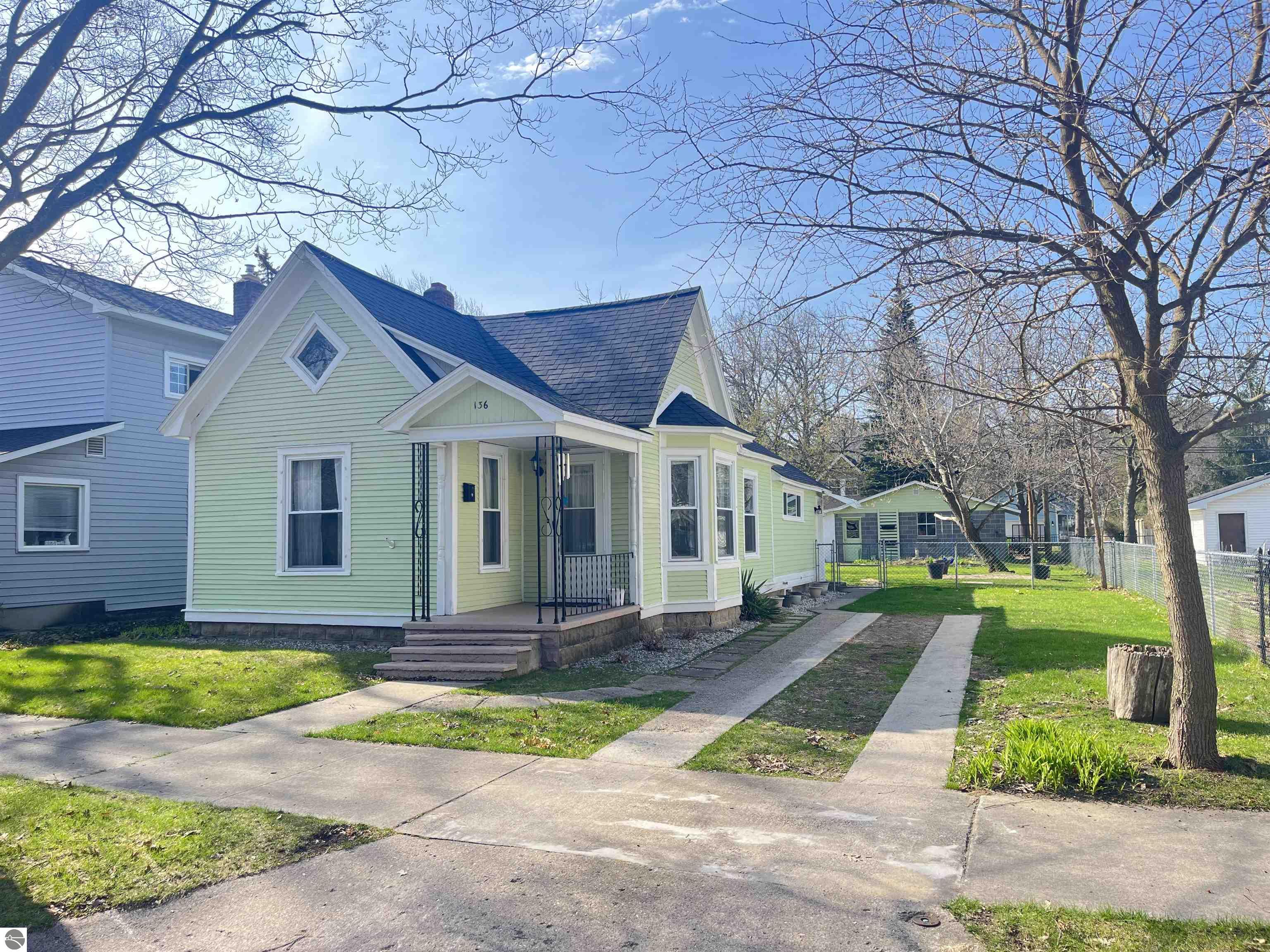 136 E Fifteenth Street